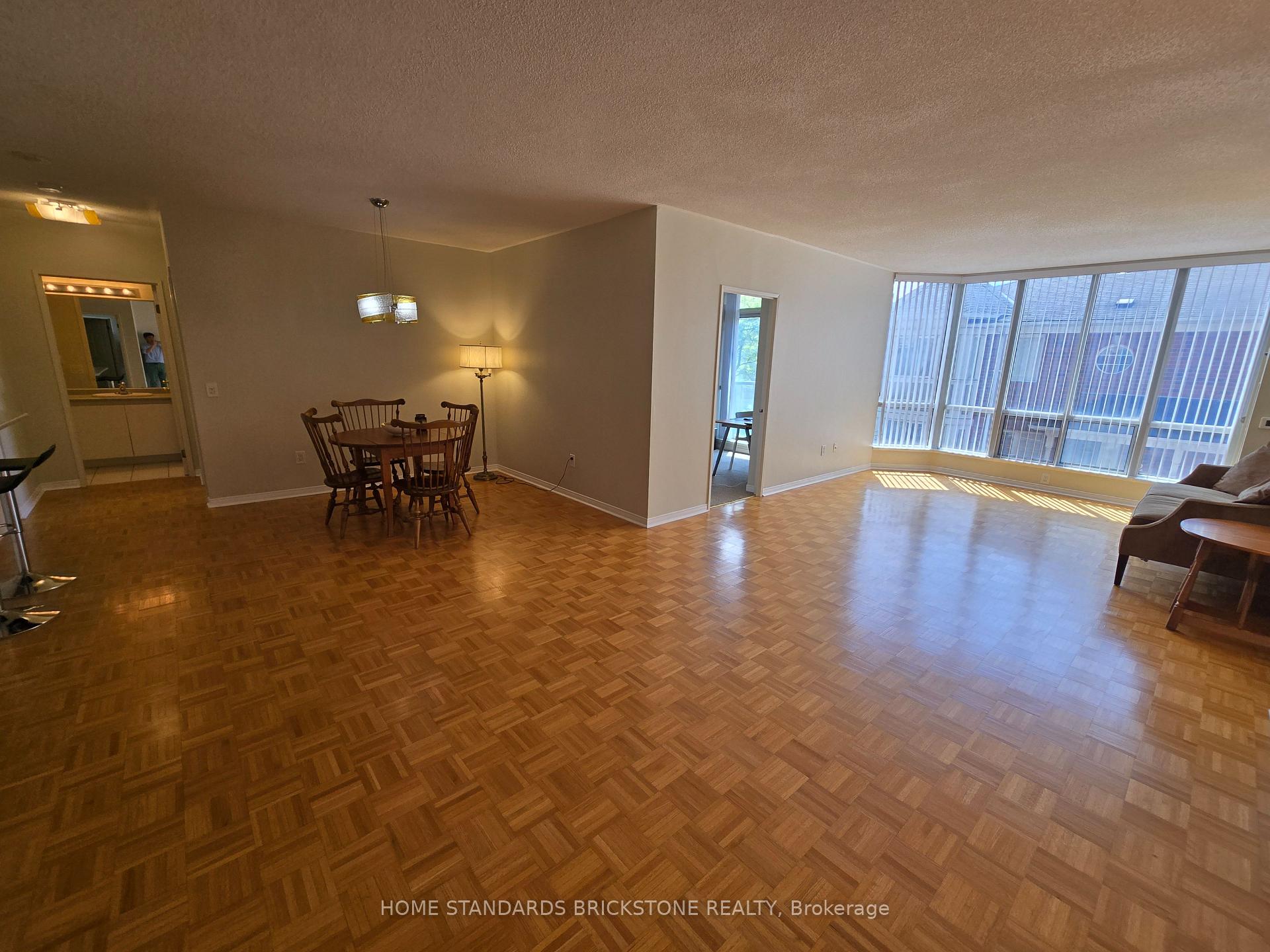 Photo 9 of Unit 220, 7398 Yonge Street, Vaughan, Crestwood-Springfarm-Yorkhill — HOMEH