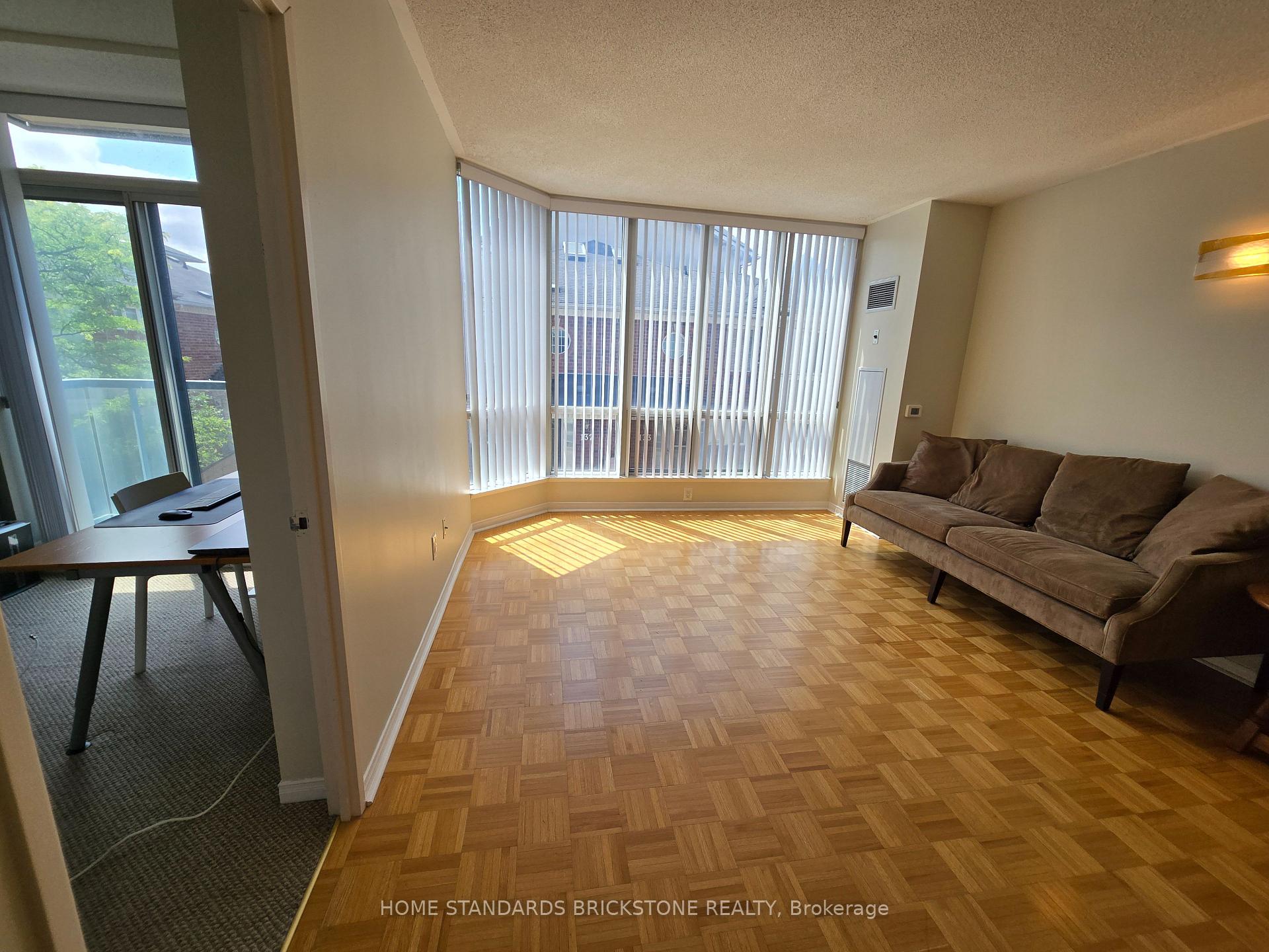 Photo 12 of Unit 220, 7398 Yonge Street, Vaughan, Crestwood-Springfarm-Yorkhill — HOMEH
