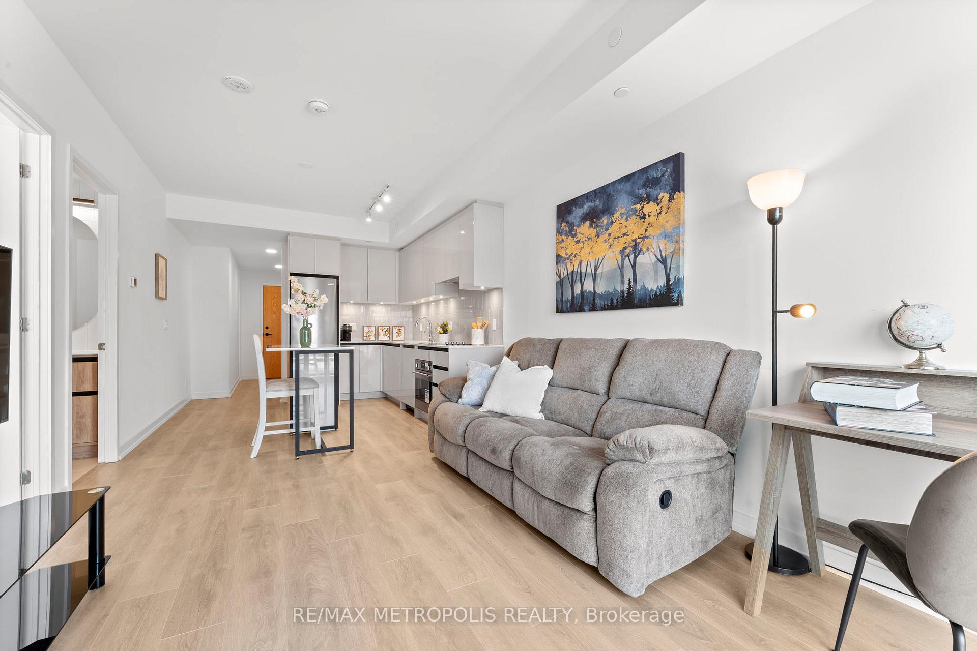 Photo 12 of Unit 303, 8 Beverley Glen Boulevard, Vaughan, Beverley Glen — HOMEH