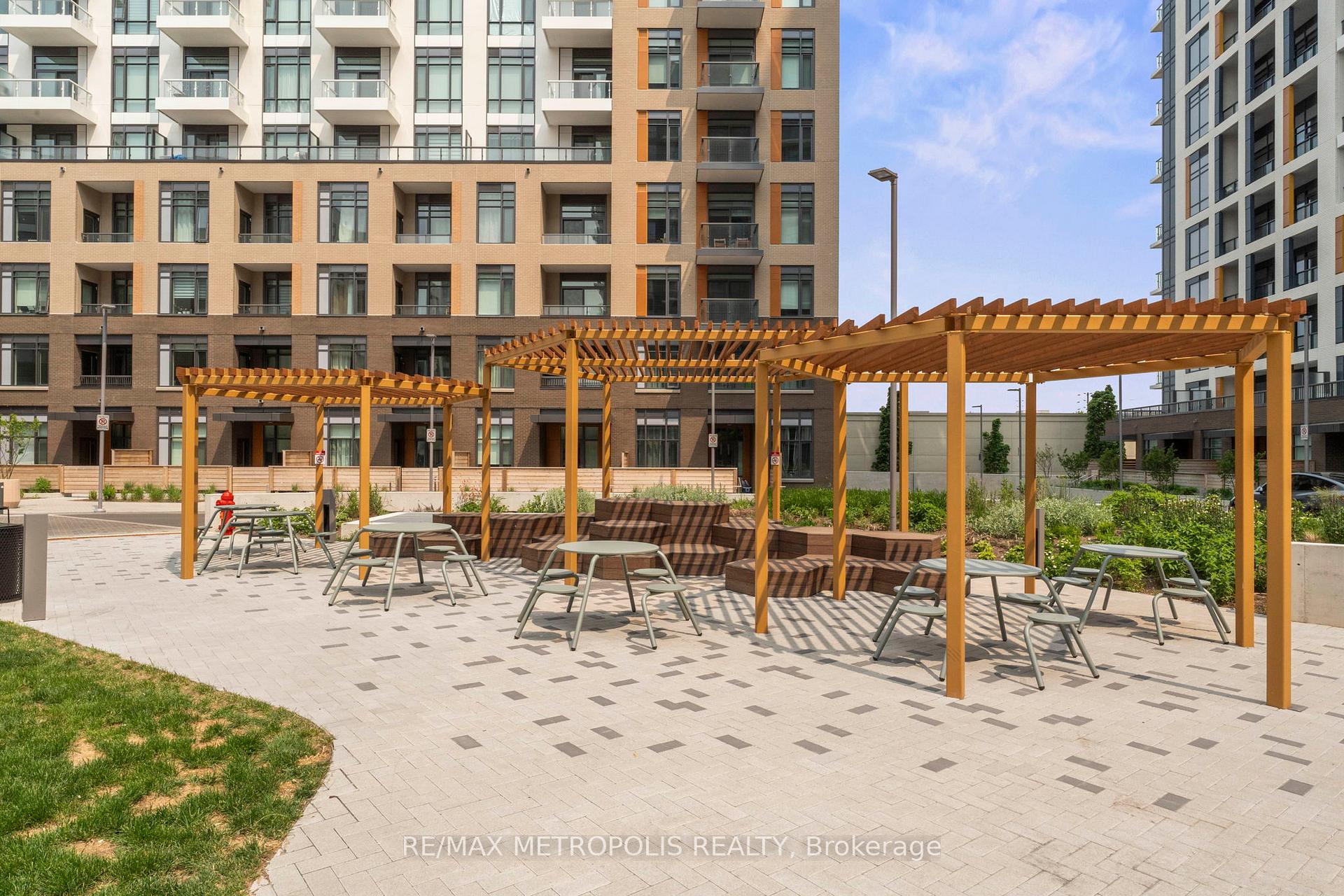 Photo 21 of Unit 303, 8 Beverley Glen Boulevard, Vaughan, Beverley Glen — HOMEH