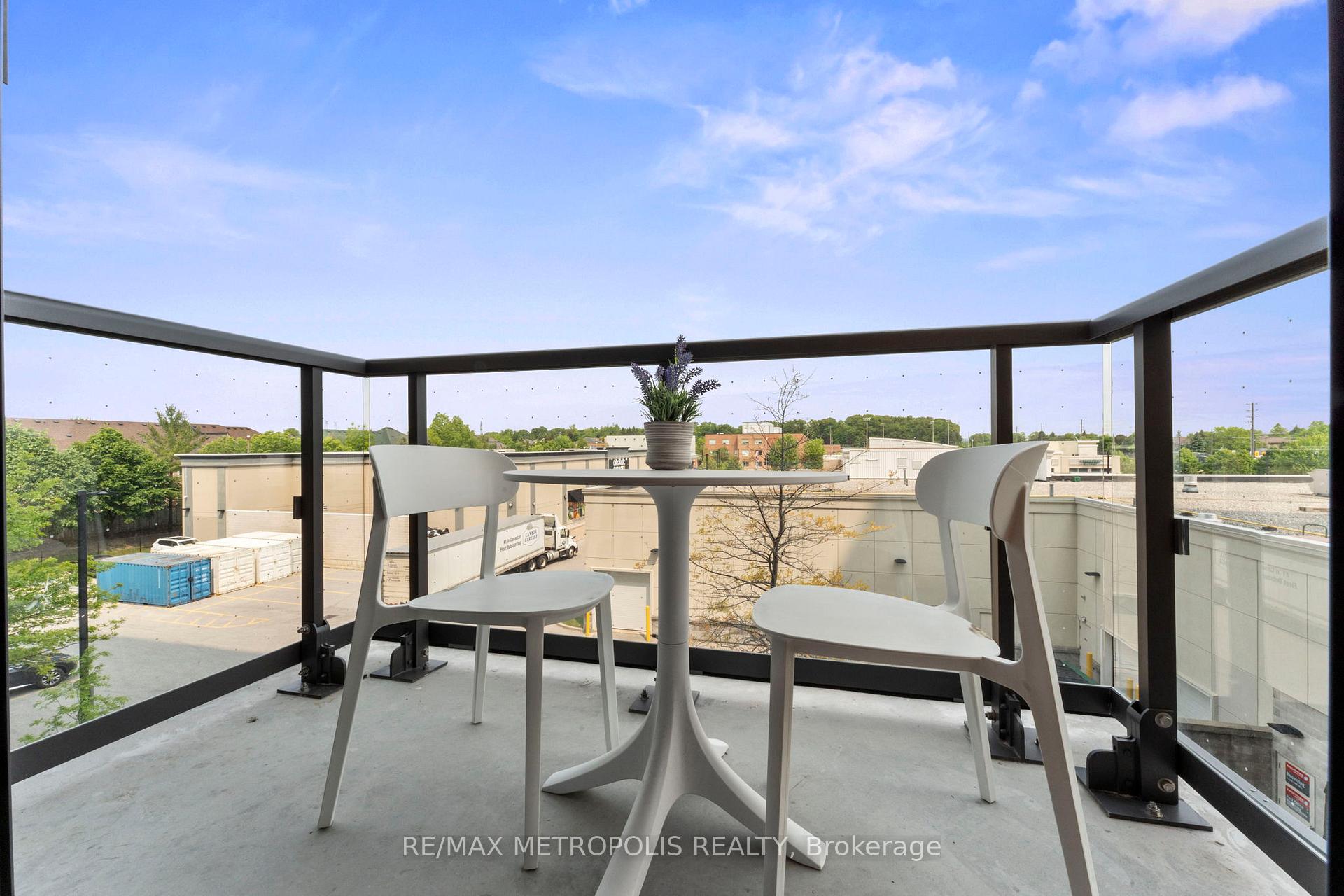 Photo 37 of Unit 303, 8 Beverley Glen Boulevard, Vaughan, Beverley Glen — HOMEH