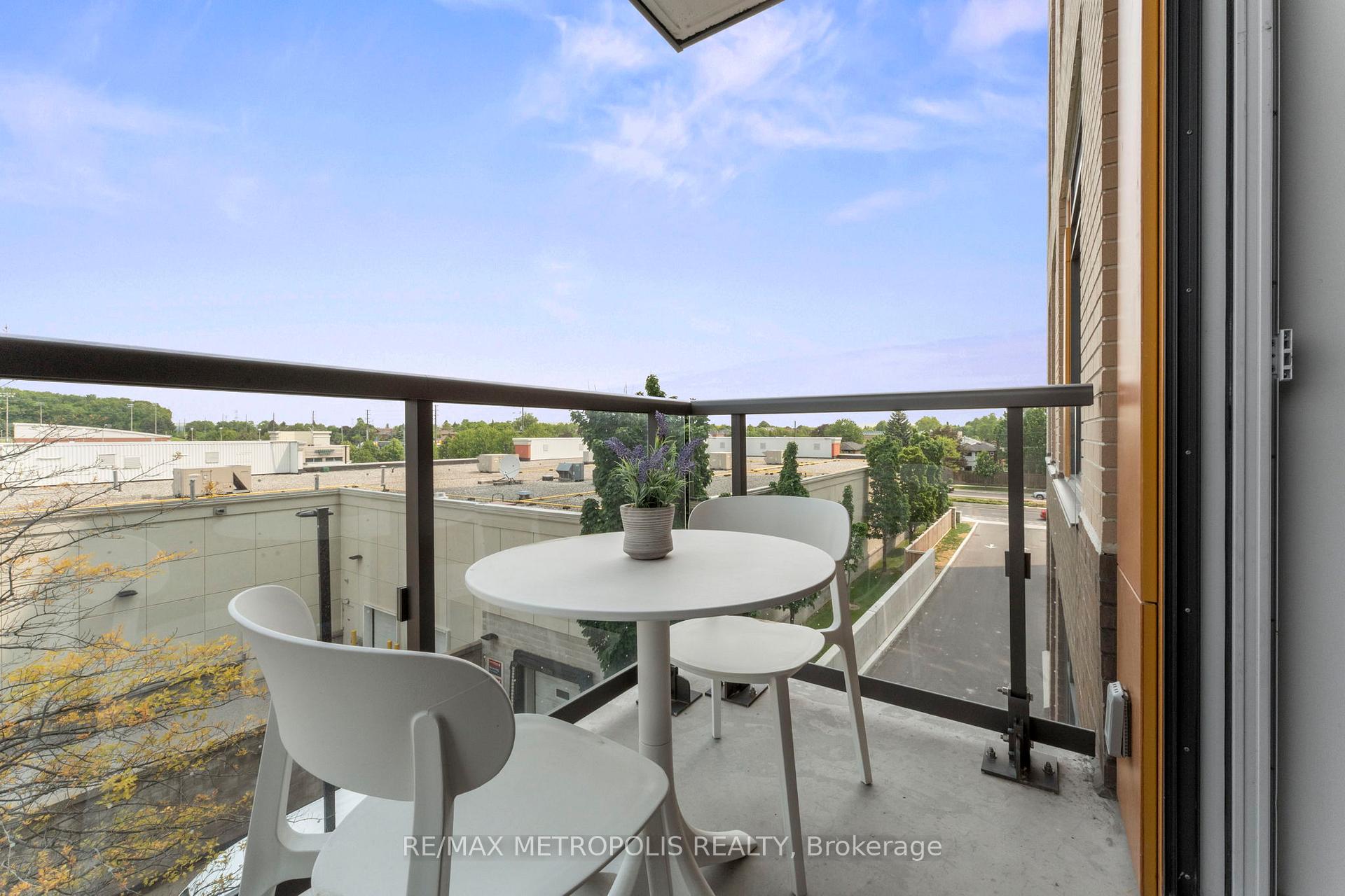 Photo 38 of Unit 303, 8 Beverley Glen Boulevard, Vaughan, Beverley Glen — HOMEH