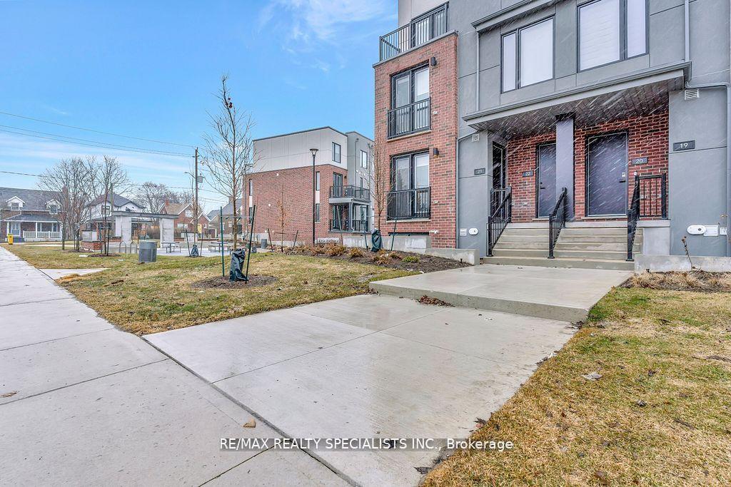 Photo 2 of Unit 21, 99 Roger Street, Waterloo, Uptown Waterloo — HOMEH