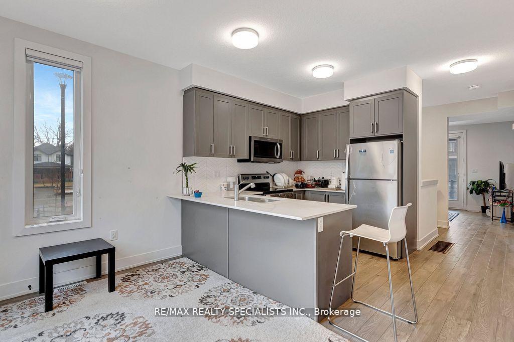 Photo 5 of Unit 21, 99 Roger Street, Waterloo, Uptown Waterloo — HOMEH