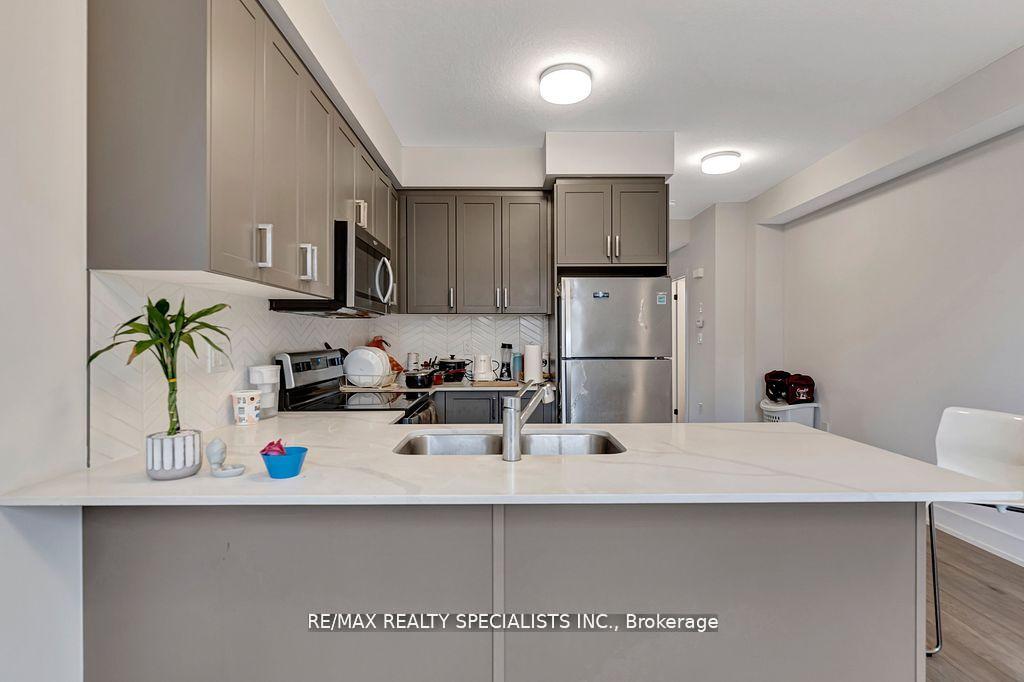 Photo 6 of Unit 21, 99 Roger Street, Waterloo, Uptown Waterloo — HOMEH