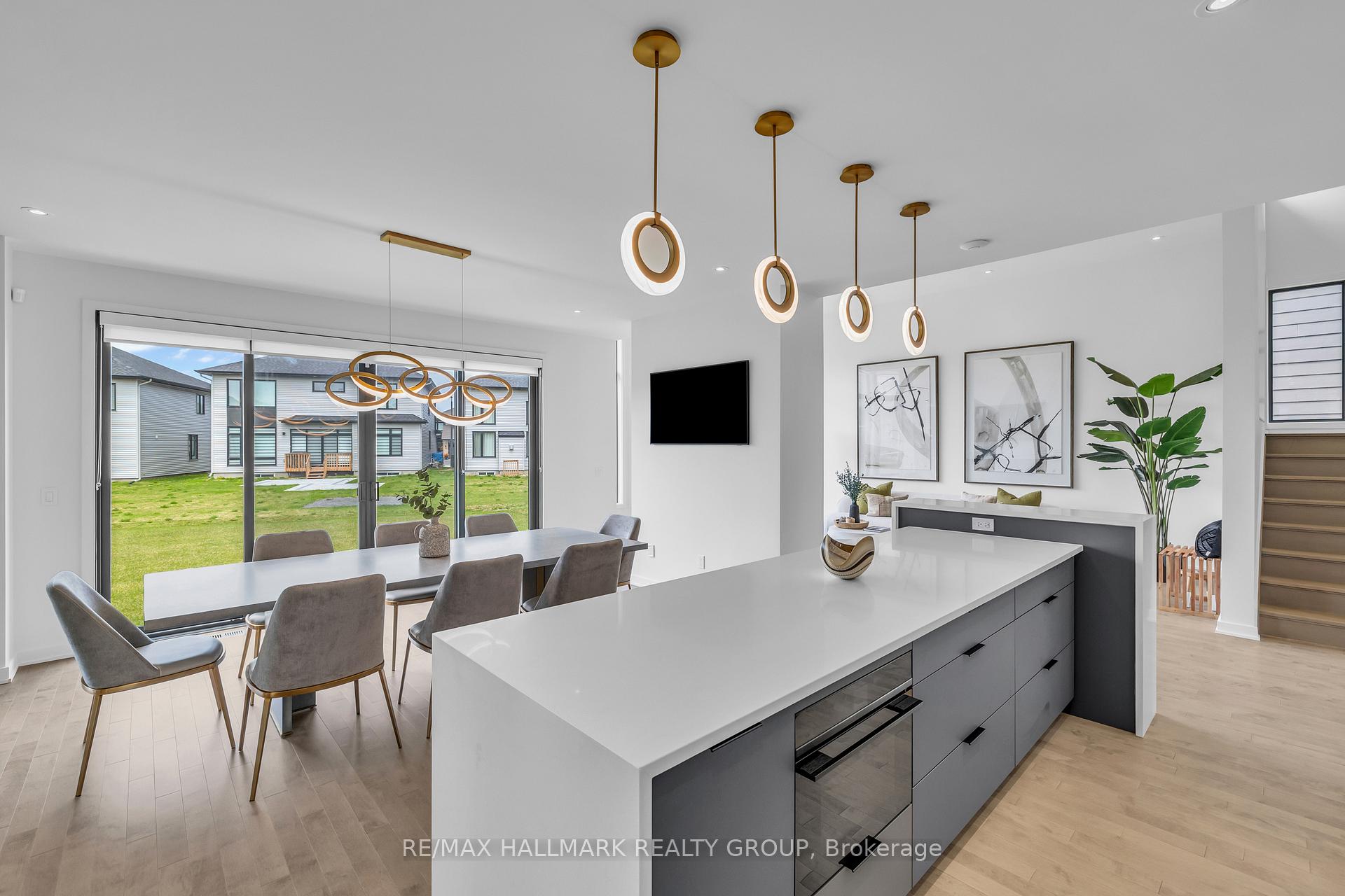 Photo 15 of 817 Chorus Drive, Ottawa, Riverside South/Gloucester Glen — HOMEH