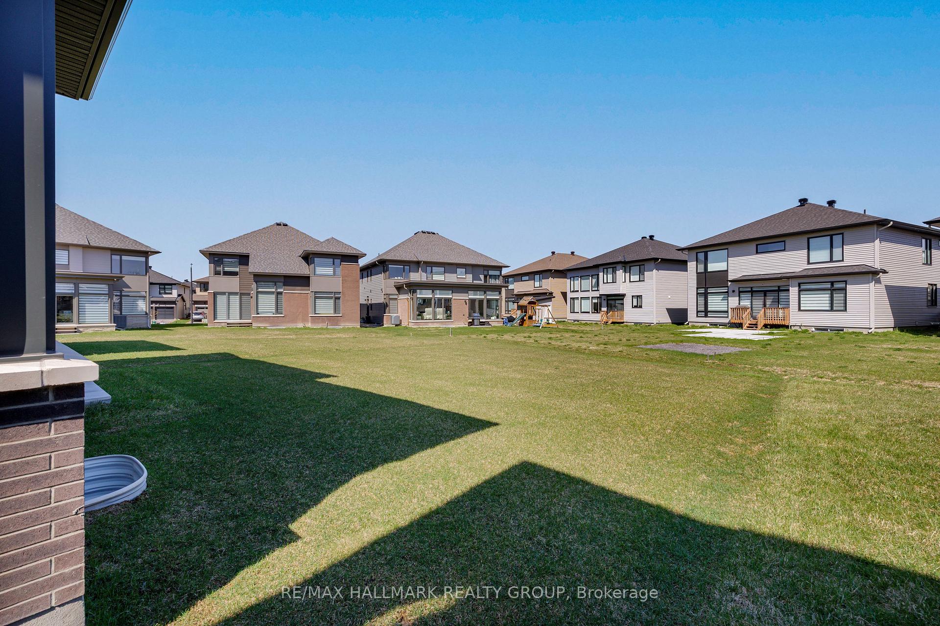 Photo 48 of 817 Chorus Drive, Ottawa, Riverside South/Gloucester Glen — HOMEH