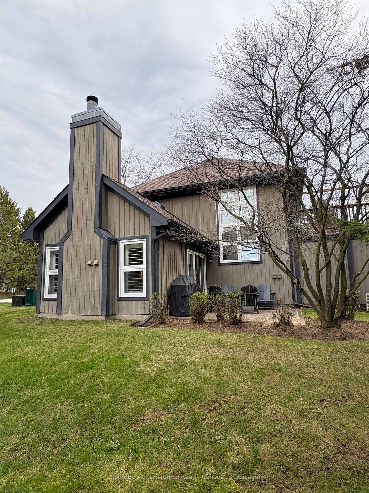 Front of 408 Mariners Way