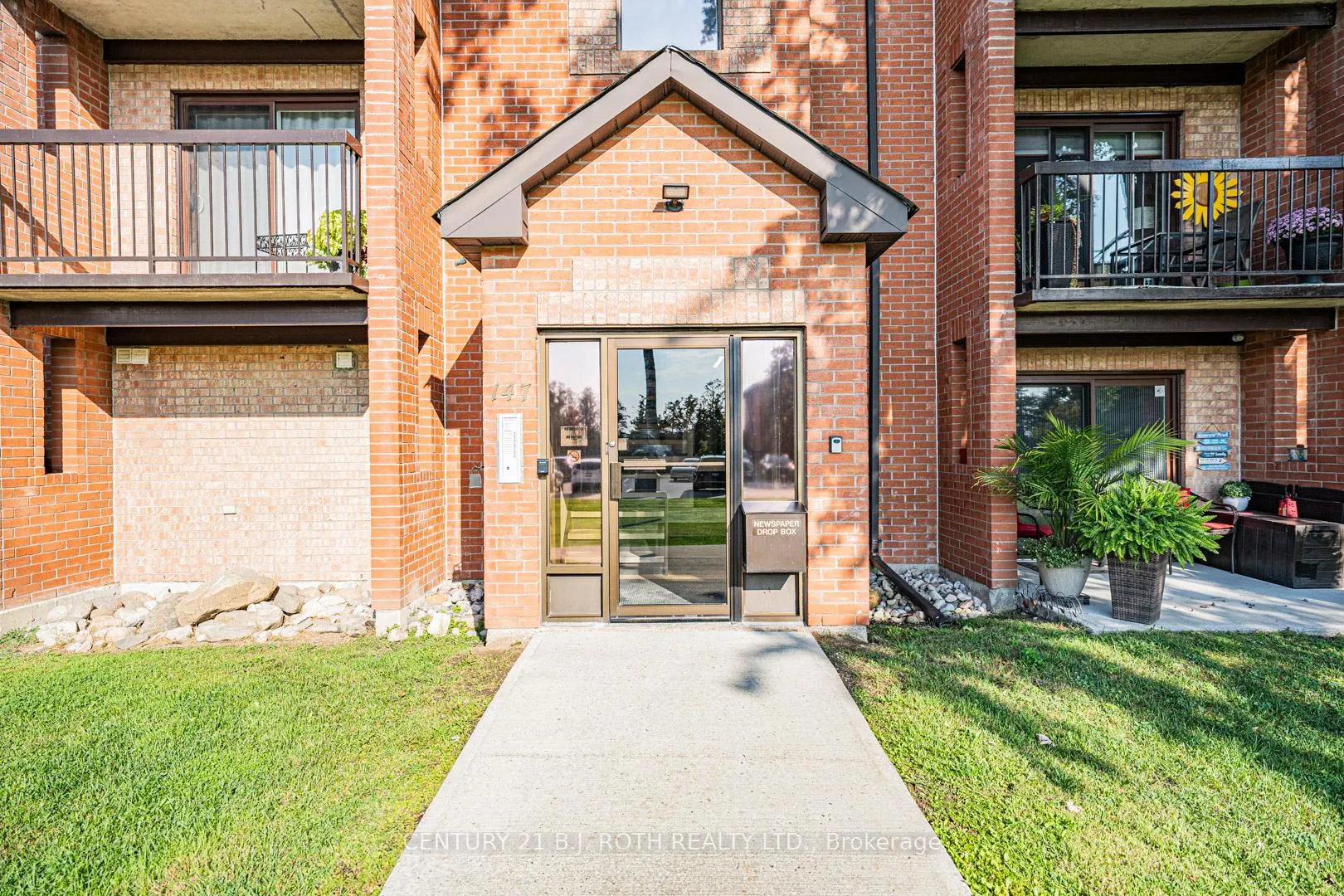 Photo 3 of Unit G10, 147 Edgehill Drive, Barrie, Letitia Heights — HOMEH