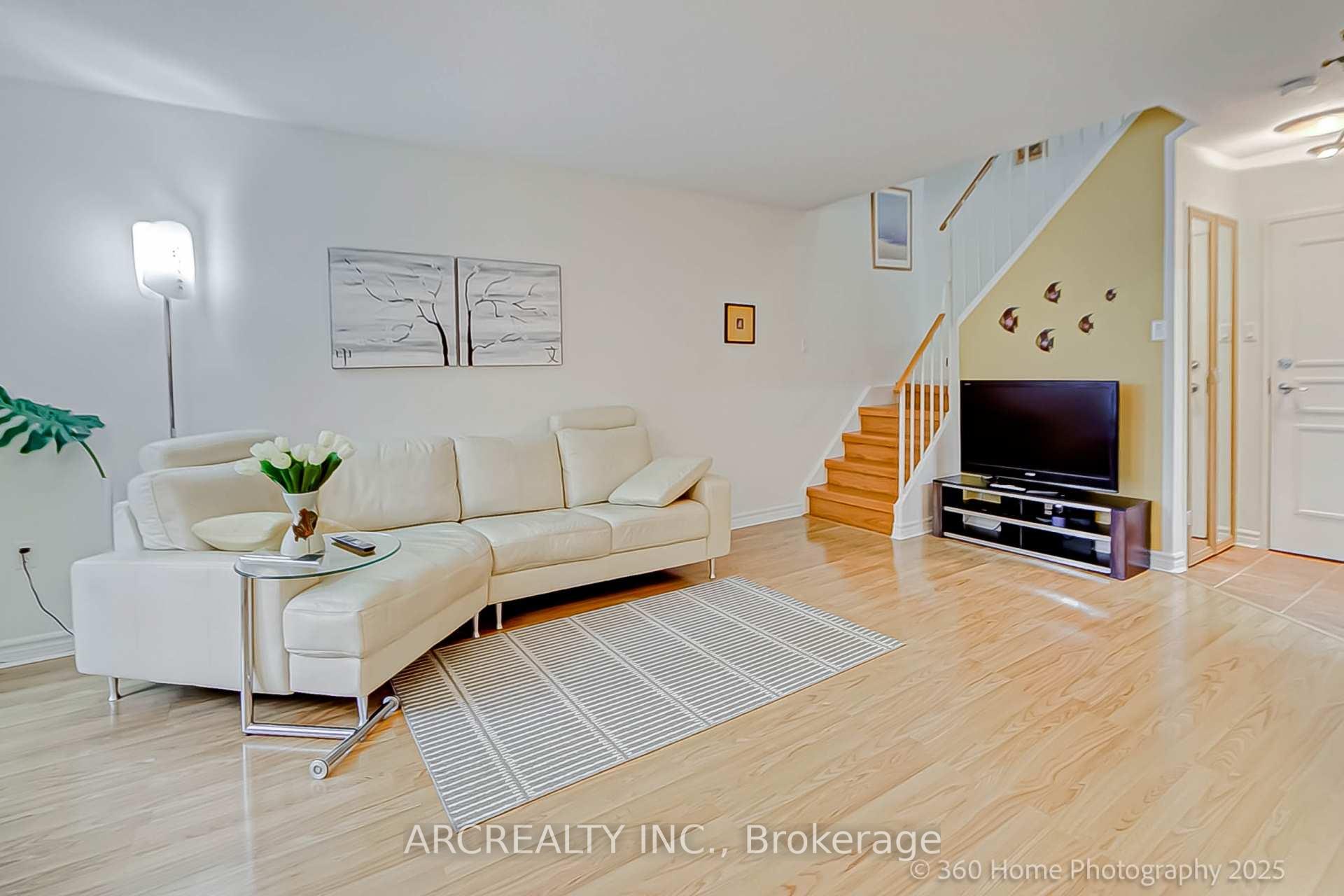 Photo 5 of Unit 165, 16 B Elgin Street, Markham, Thornhill — HOMEH