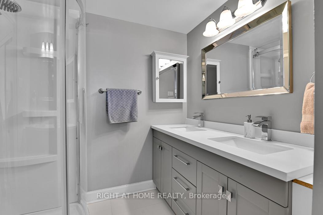 Photo 16 of Unit 1703, 2759 Carousel Crescent, Ottawa, Emerald Woods/Sawmill Creek — HOMEH