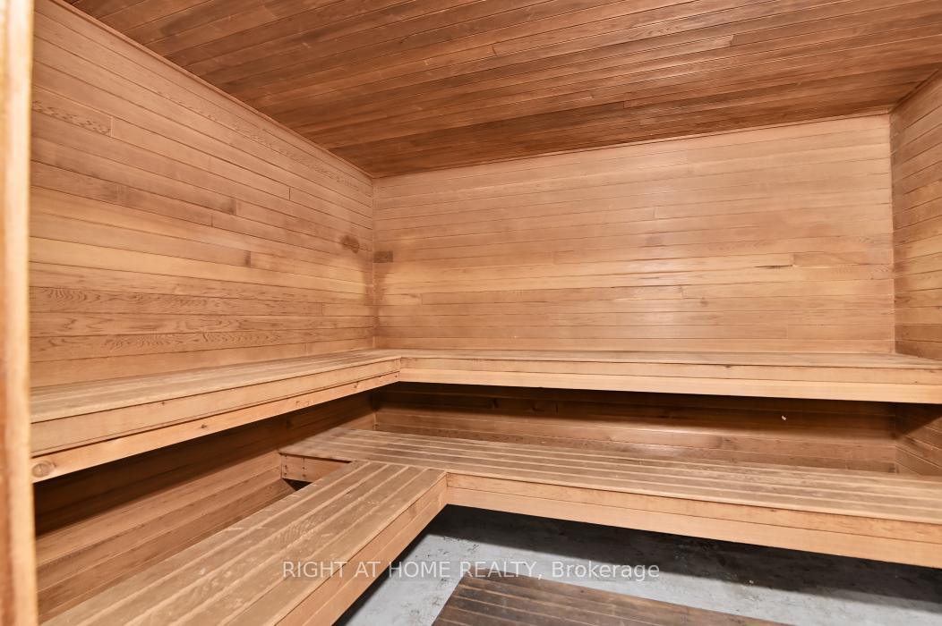 Photo 23 of Unit 1703, 2759 Carousel Crescent, Ottawa, Emerald Woods/Sawmill Creek — HOMEH