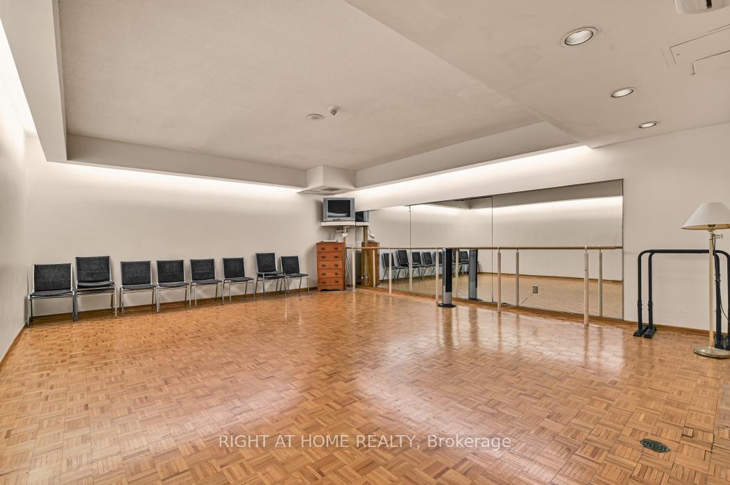 Photo 25 of Unit 1703, 2759 Carousel Crescent, Ottawa, Emerald Woods/Sawmill Creek — HOMEH