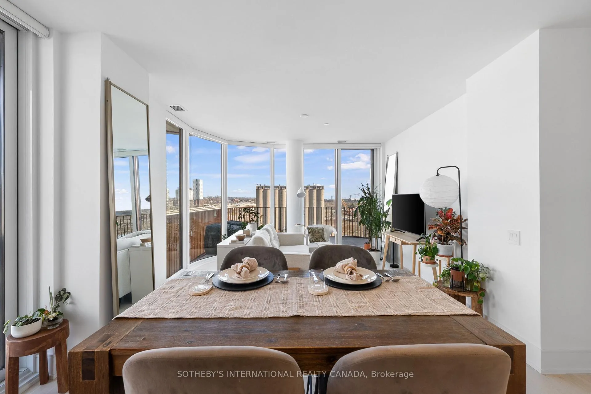 Photo 5 of Unit 831, 155 Merchants' Wharf, Toronto, Waterfront Communities — HOMEH