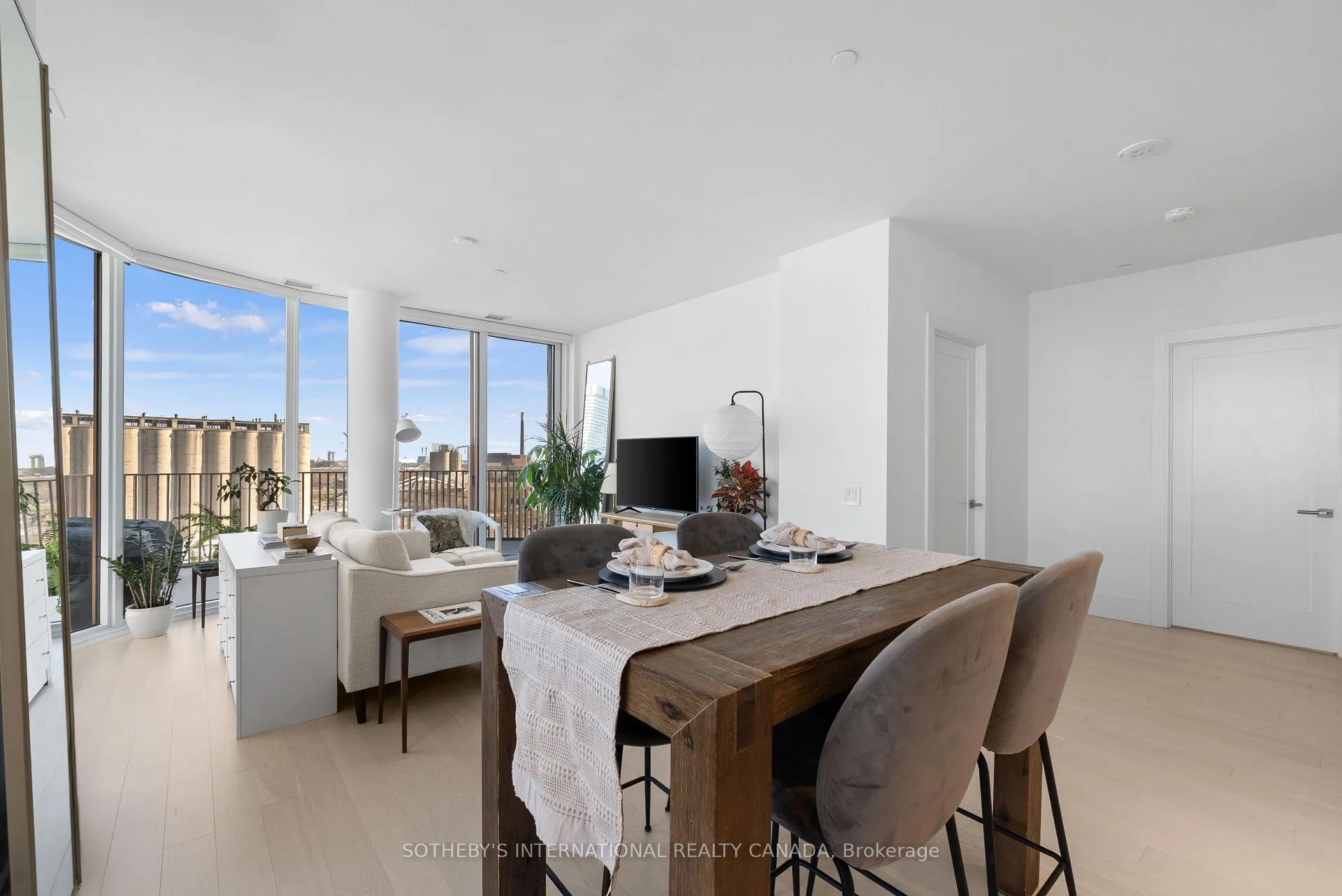 Photo 7 of Unit 831, 155 Merchants' Wharf, Toronto, Waterfront Communities — HOMEH