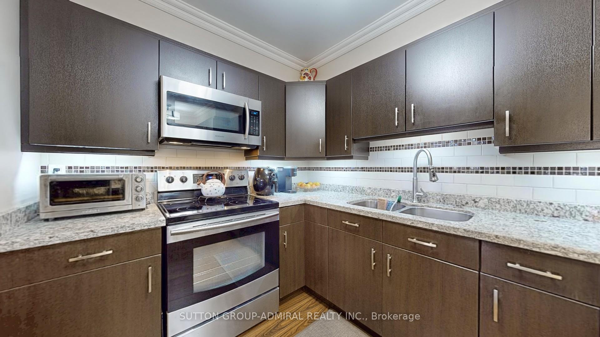 Photo 4 of Unit 303, 50 Inverlochy Boulevard, Markham, Royal Orchard — HOMEH