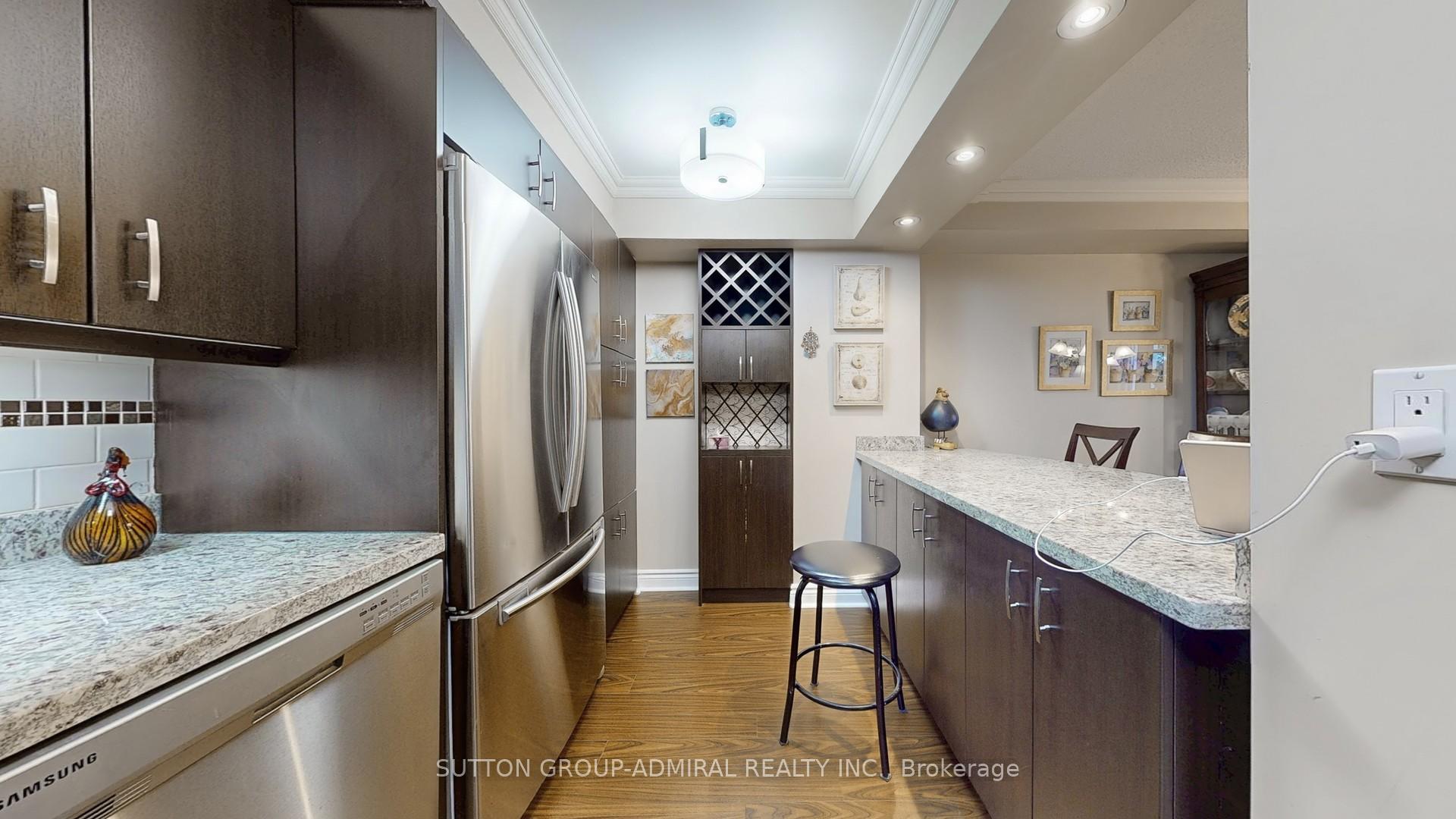 Photo 6 of Unit 303, 50 Inverlochy Boulevard, Markham, Royal Orchard — HOMEH