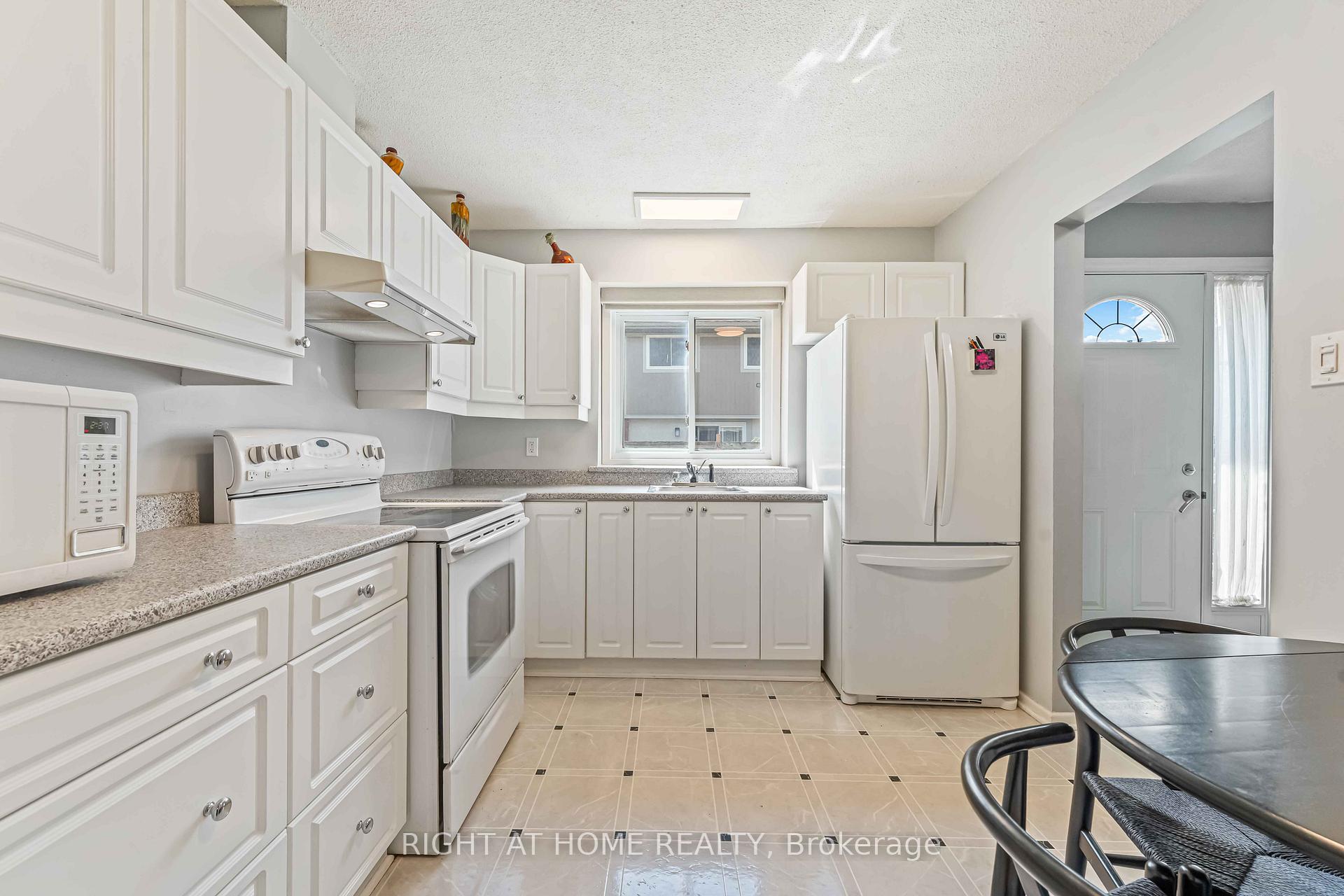 Photo 5 of 481E Moodie Drive, Ottawa, Arbeatha Park — HOMEH