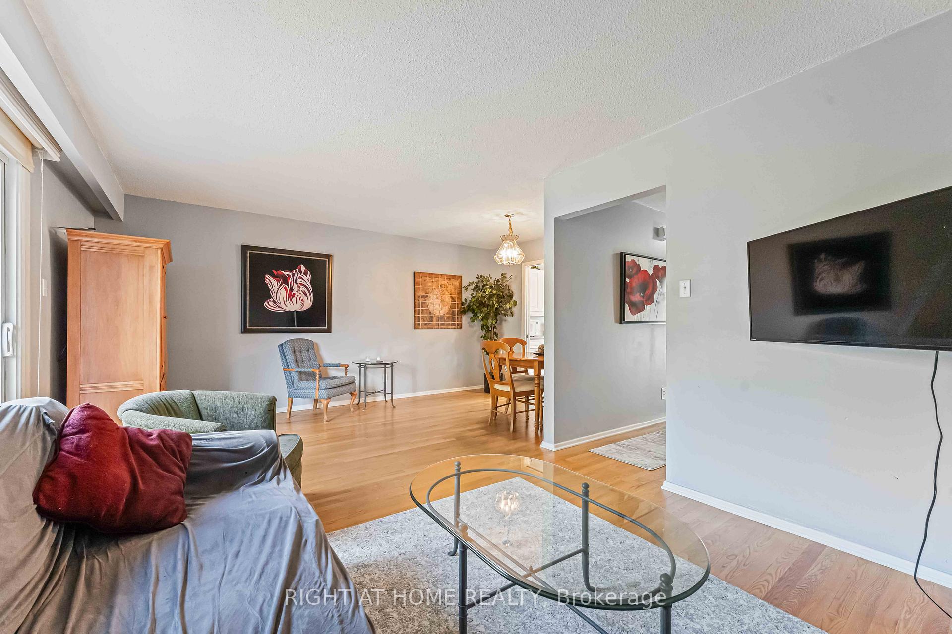 Photo 10 of 481E Moodie Drive, Ottawa, Arbeatha Park — HOMEH