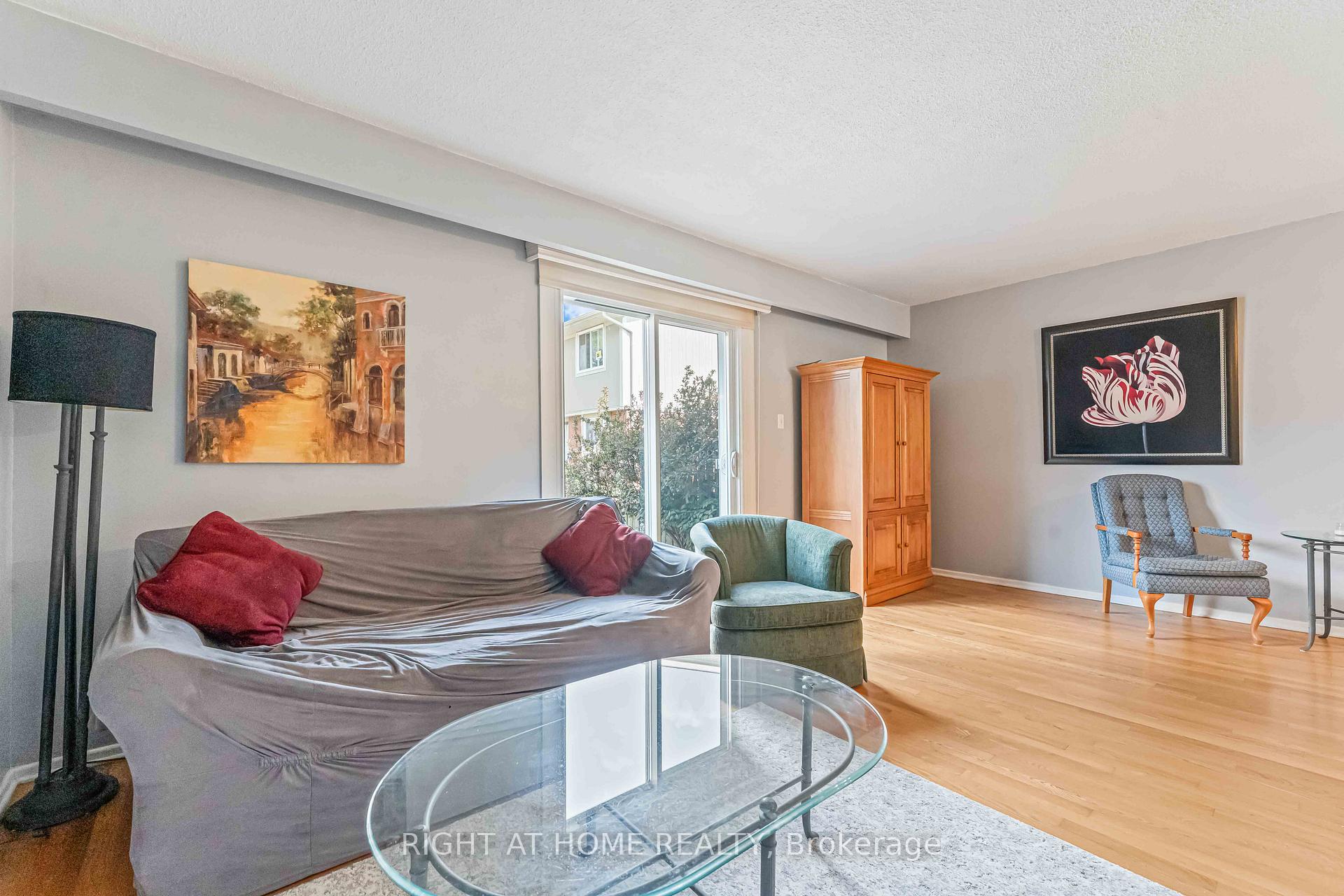 Photo 11 of 481E Moodie Drive, Ottawa, Arbeatha Park — HOMEH