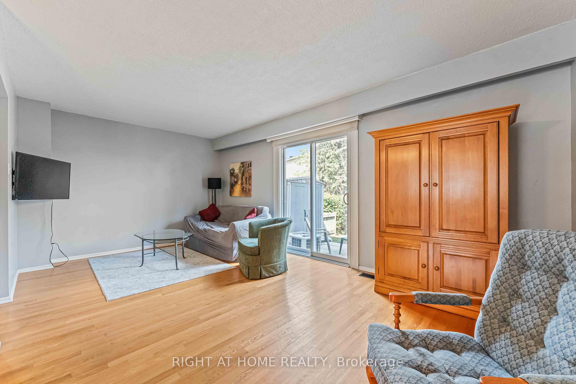 Photo 12 of 481E Moodie Drive, Ottawa, Arbeatha Park — HOMEH