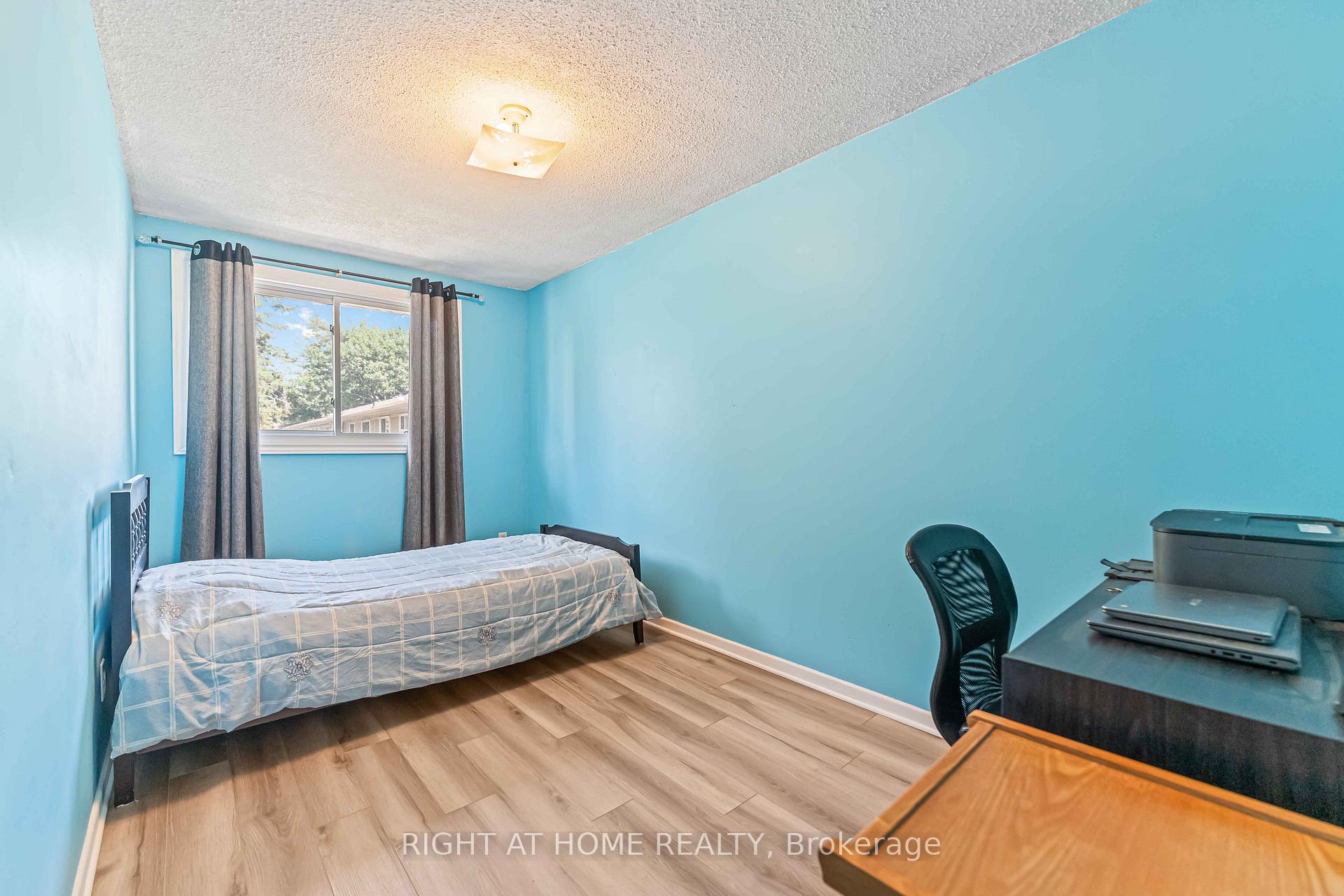 Photo 18 of 481E Moodie Drive, Ottawa, Arbeatha Park — HOMEH