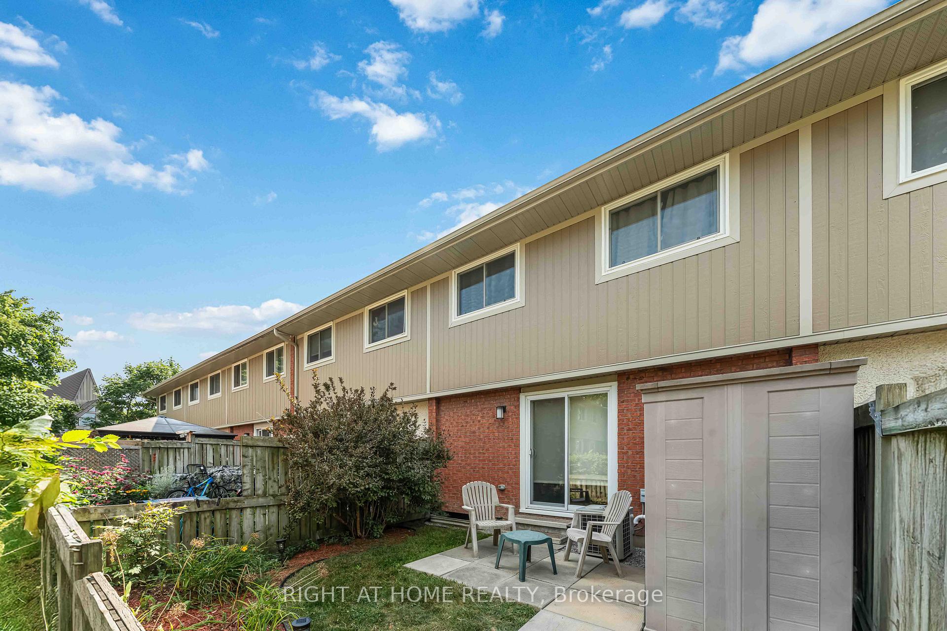 Photo 26 of 481E Moodie Drive, Ottawa, Arbeatha Park — HOMEH