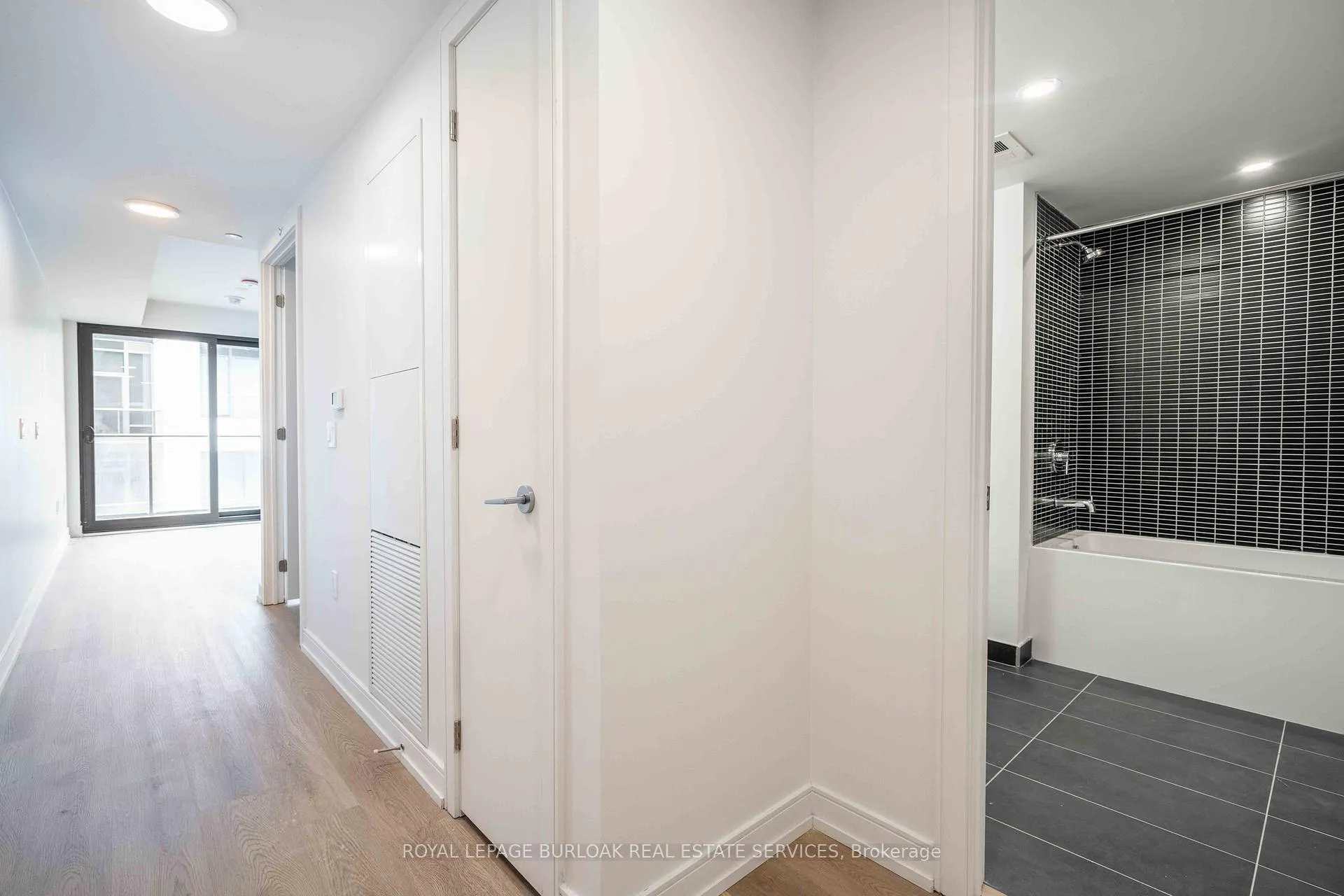 Photo 7 of Unit 1418, 1 Jarvis Street, Hamilton, Beasley — HOMEH