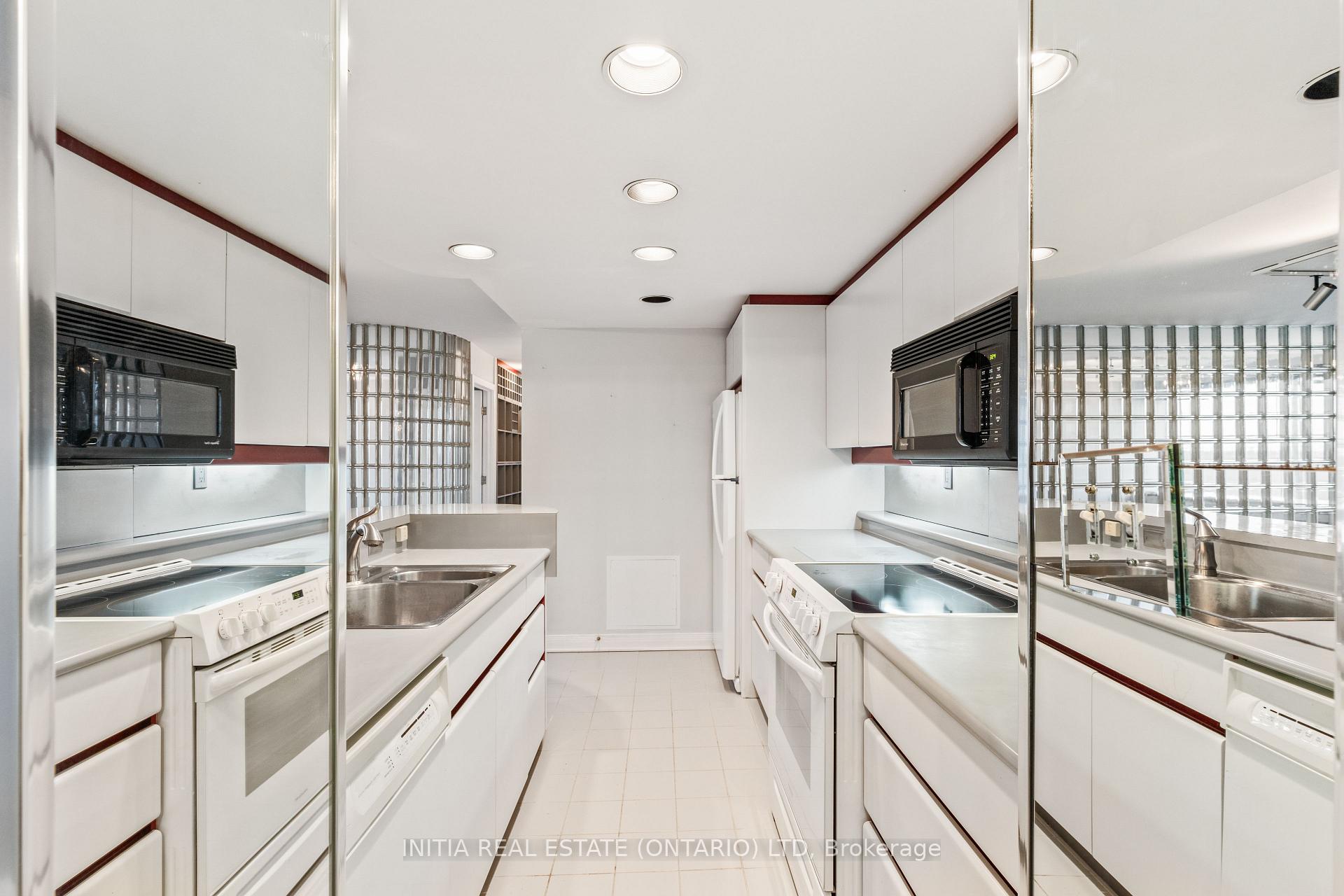Photo 5 of Unit 602, 2144 Pelissier Street, Windsor — HOMEH