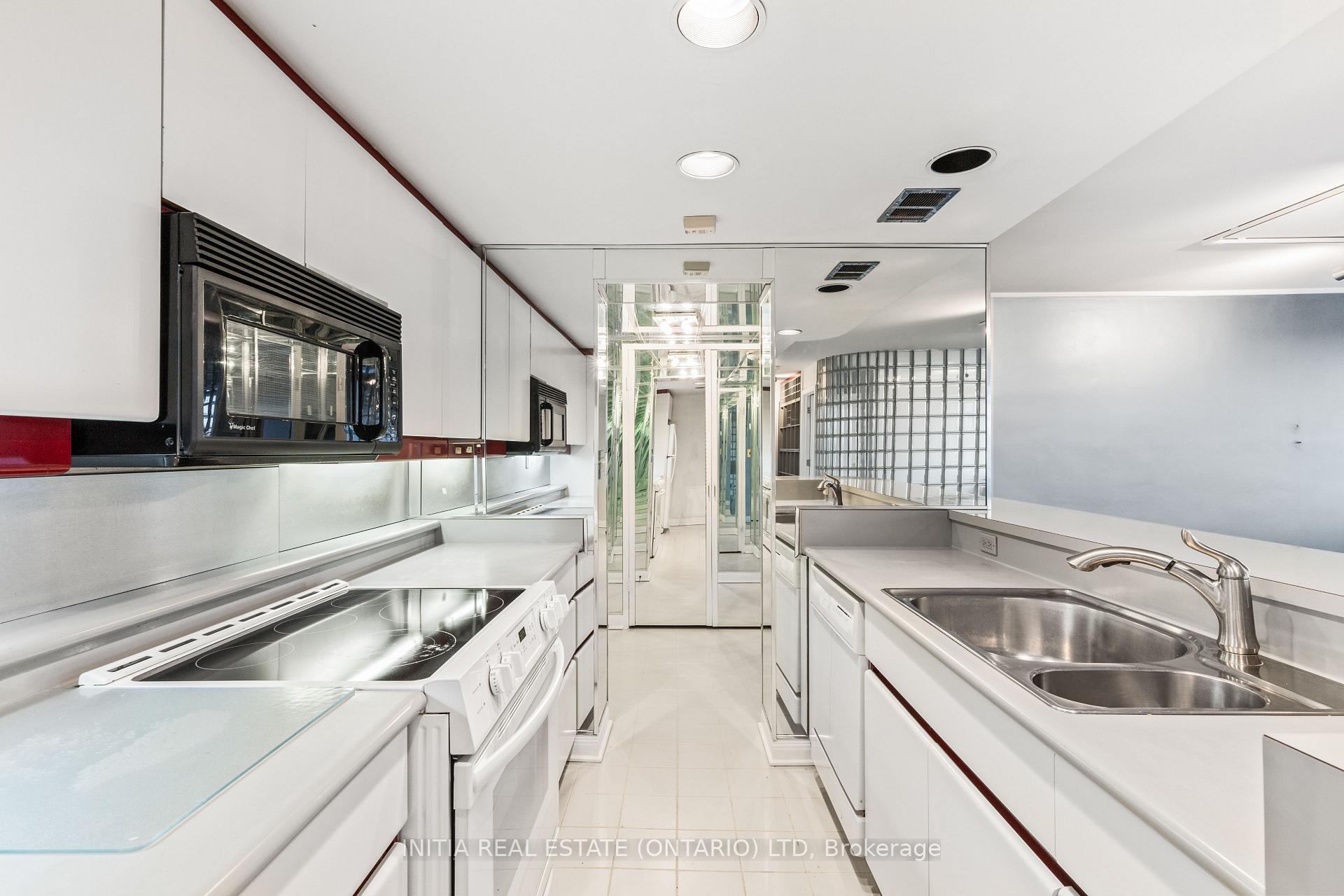 Photo 6 of Unit 602, 2144 Pelissier Street, Windsor — HOMEH