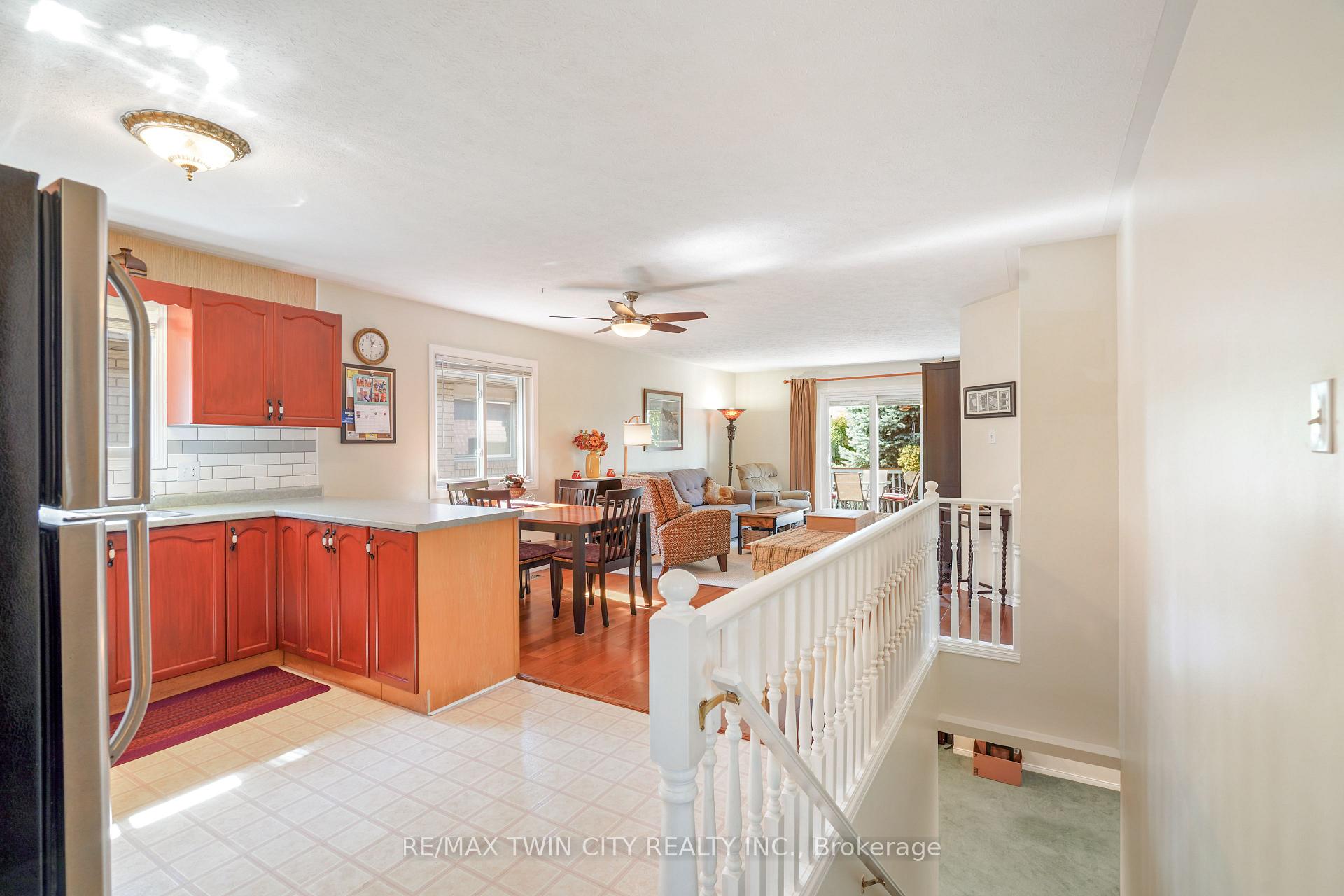 Photo 8 of 5 Anastasia Crescent, Brantford — HOMEH