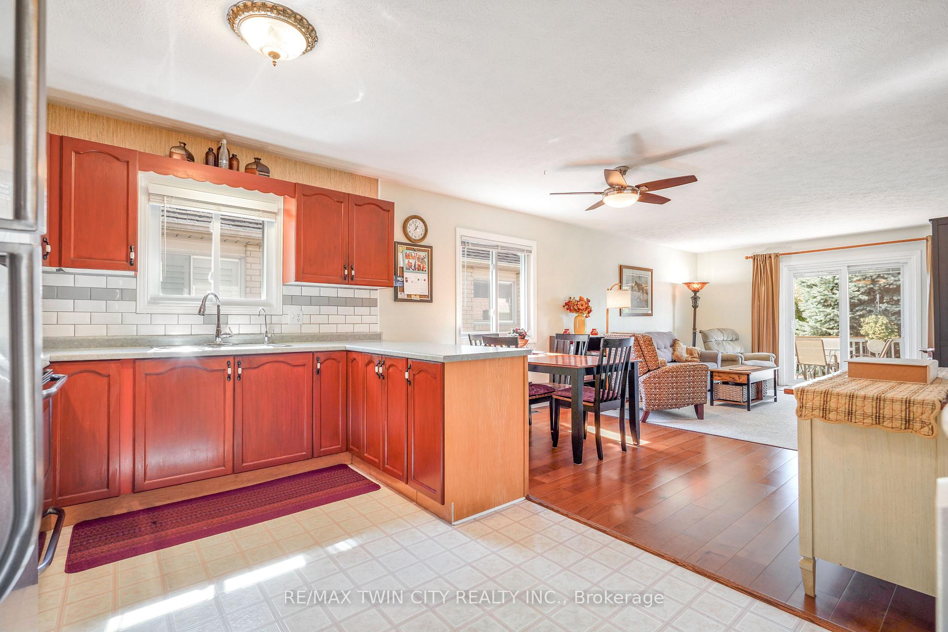 Photo 6 of 5 Anastasia Crescent, Brantford — HOMEH