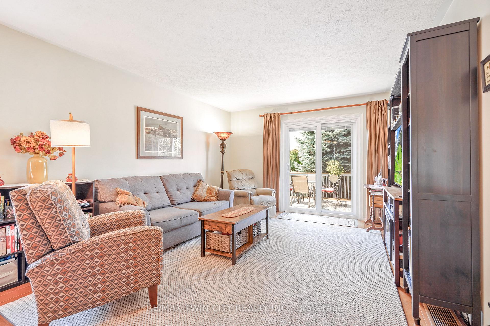 Photo 17 of 5 Anastasia Crescent, Brantford — HOMEH