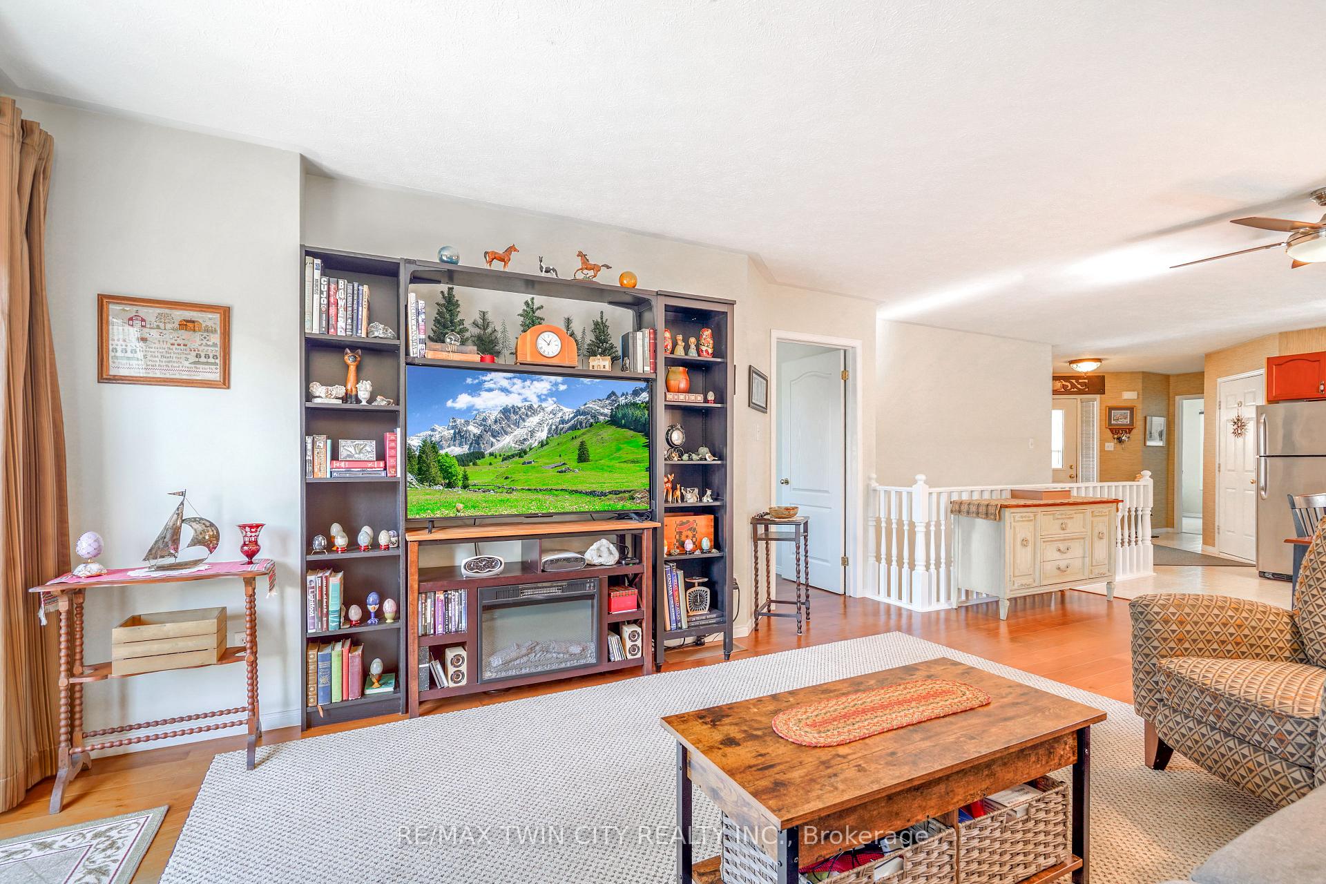 Photo 11 of 5 Anastasia Crescent, Brantford — HOMEH