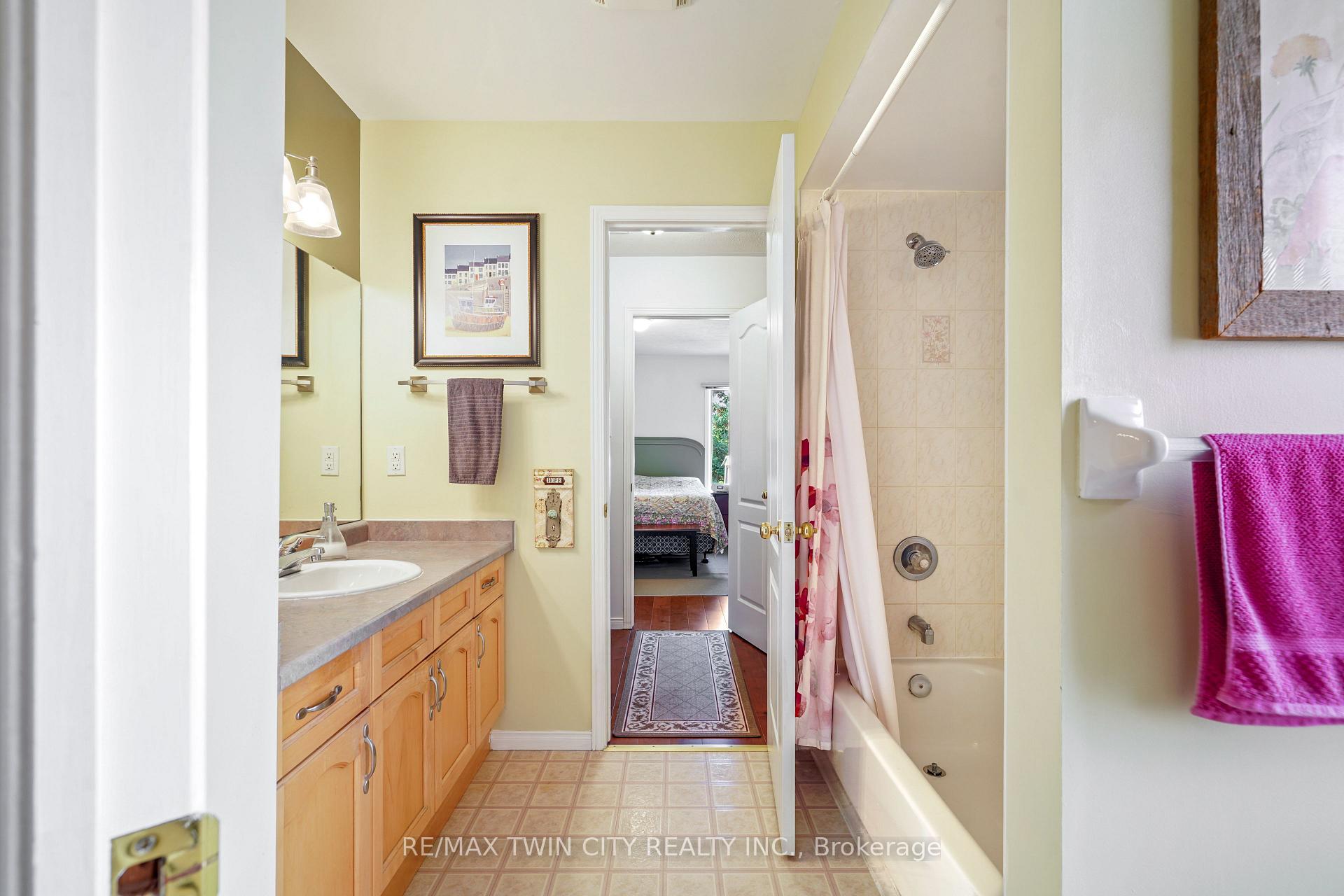 Photo 22 of 5 Anastasia Crescent, Brantford — HOMEH