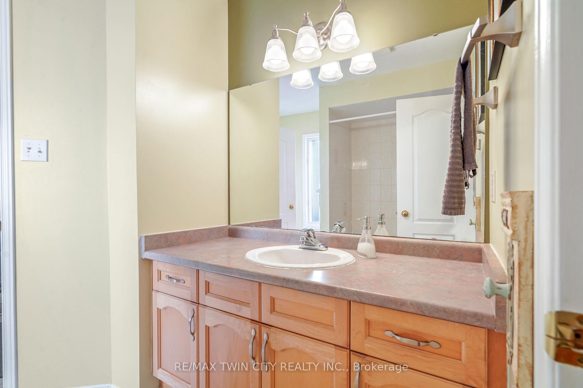 Photo 19 of 5 Anastasia Crescent, Brantford — HOMEH