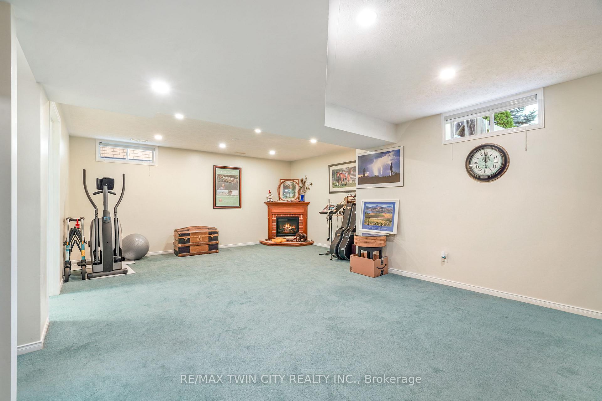 Photo 26 of 5 Anastasia Crescent, Brantford — HOMEH