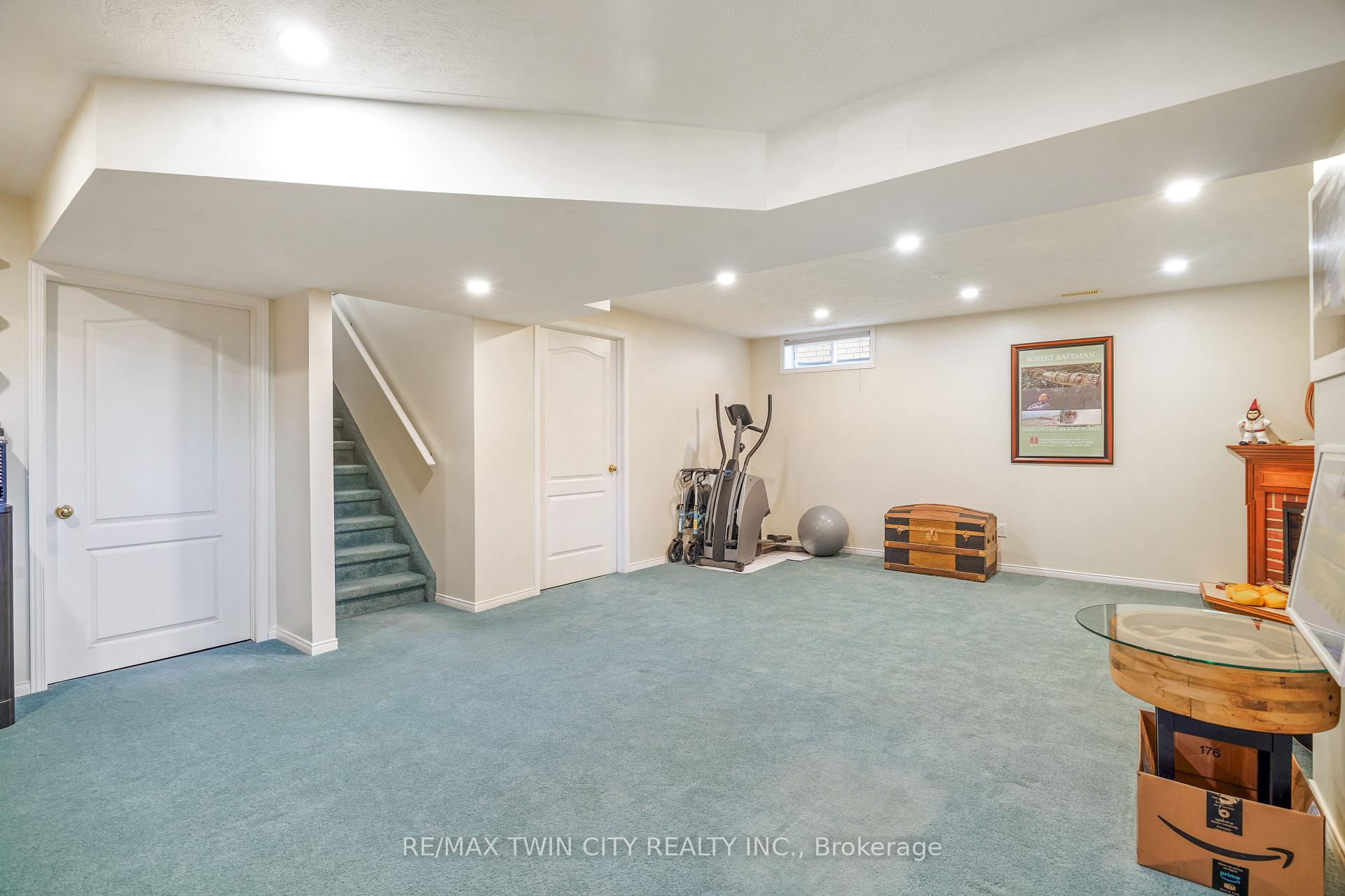 Photo 30 of 5 Anastasia Crescent, Brantford — HOMEH