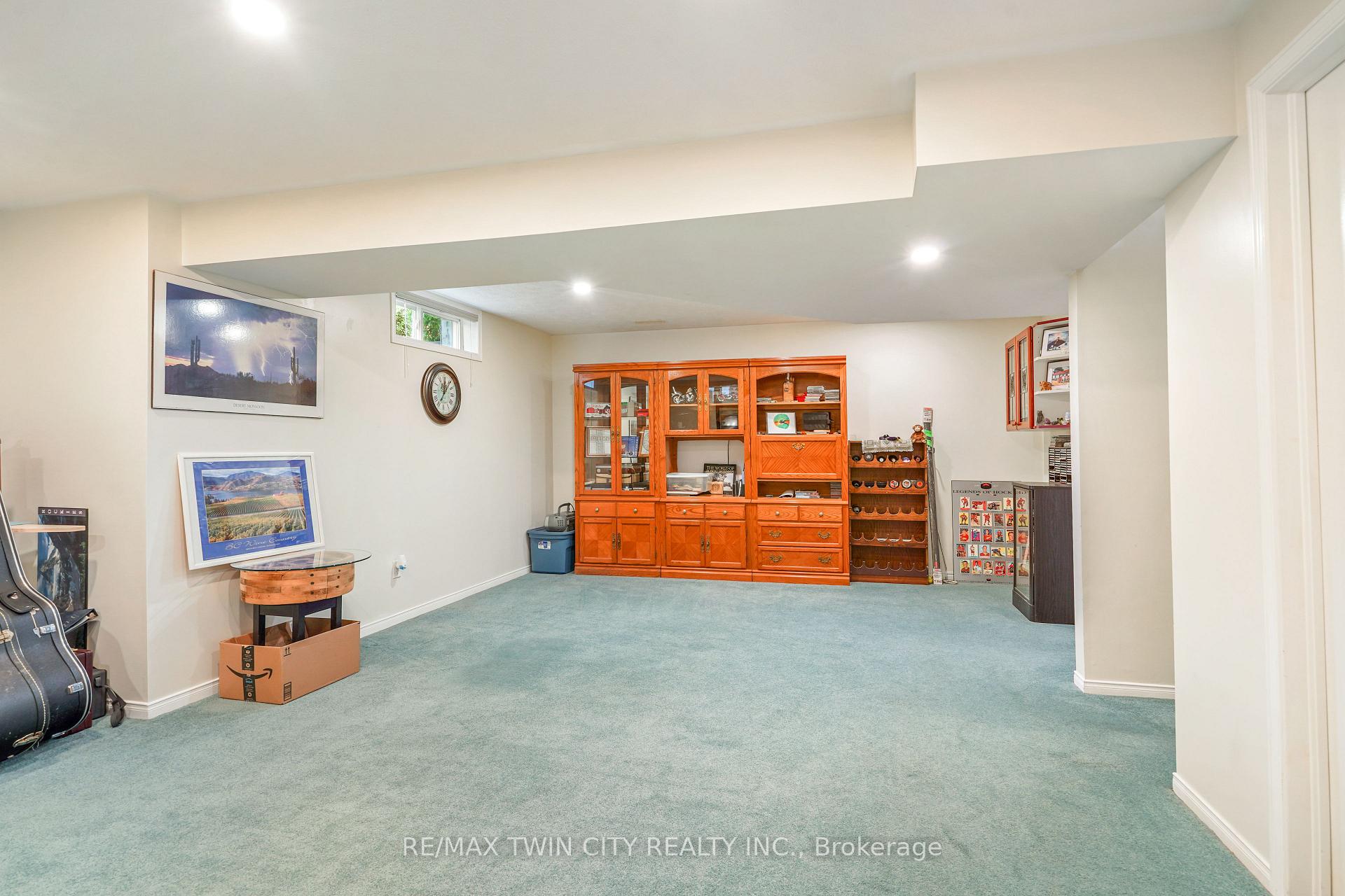 Photo 32 of 5 Anastasia Crescent, Brantford — HOMEH