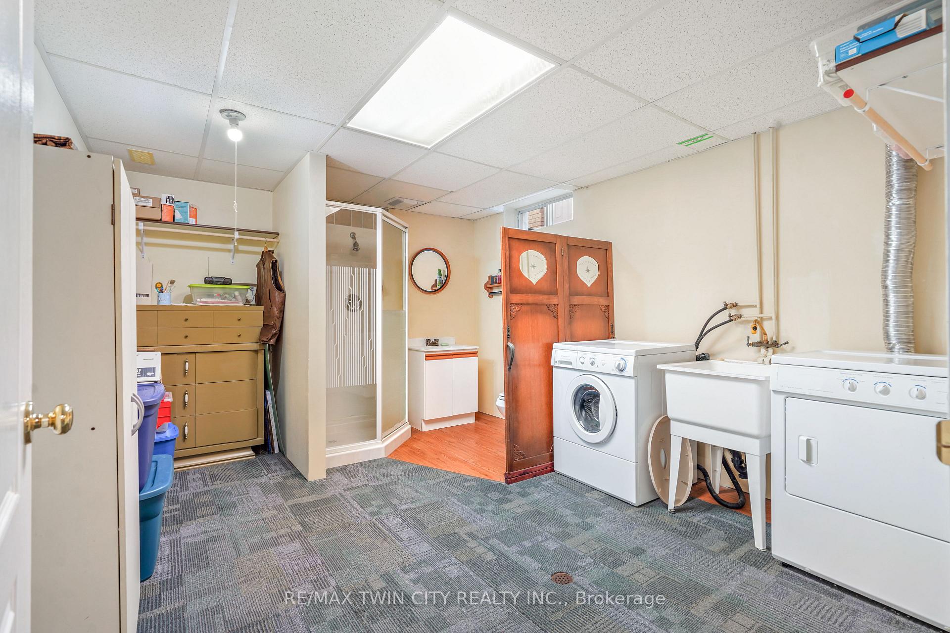 Photo 37 of 5 Anastasia Crescent, Brantford — HOMEH