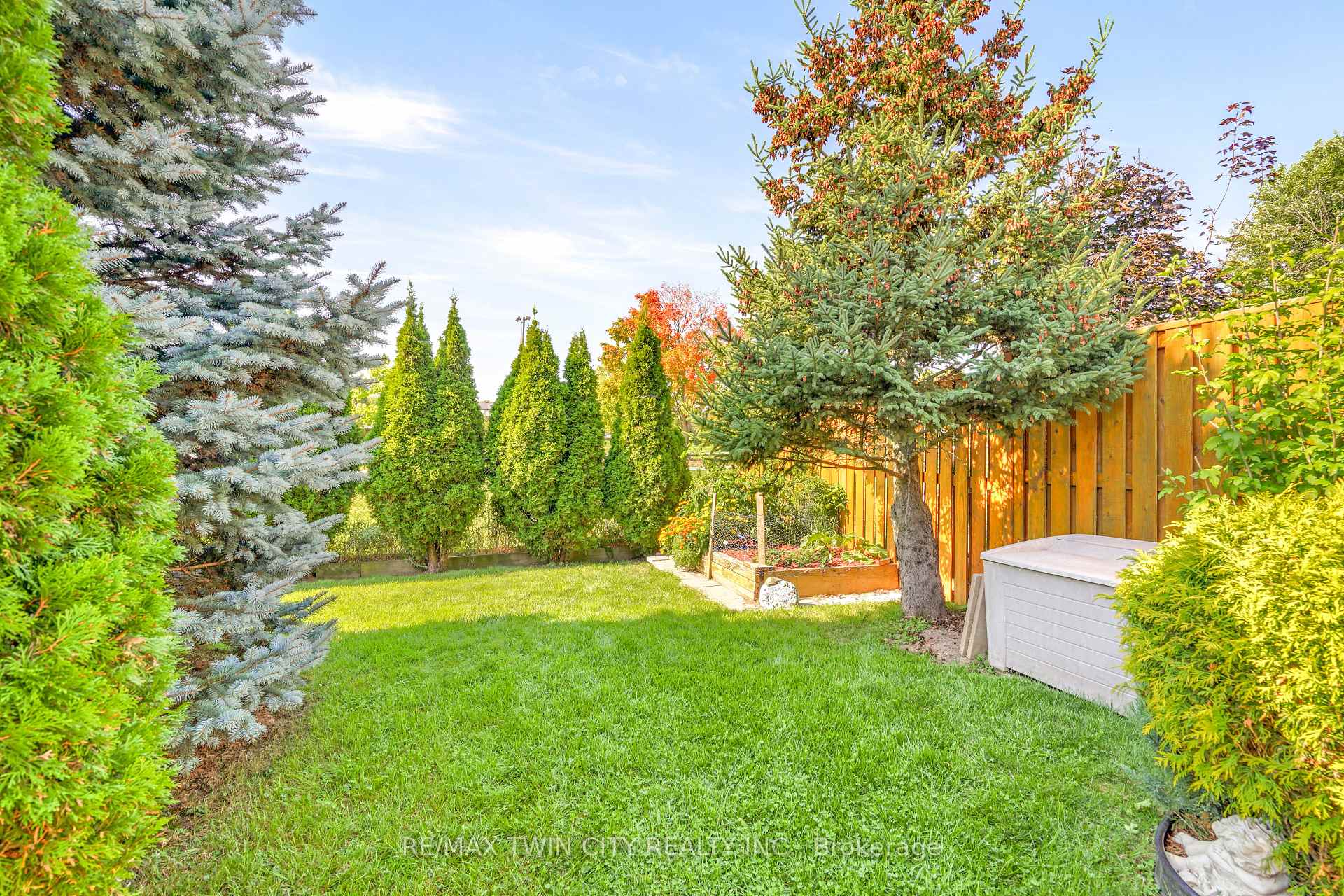 Photo 38 of 5 Anastasia Crescent, Brantford — HOMEH