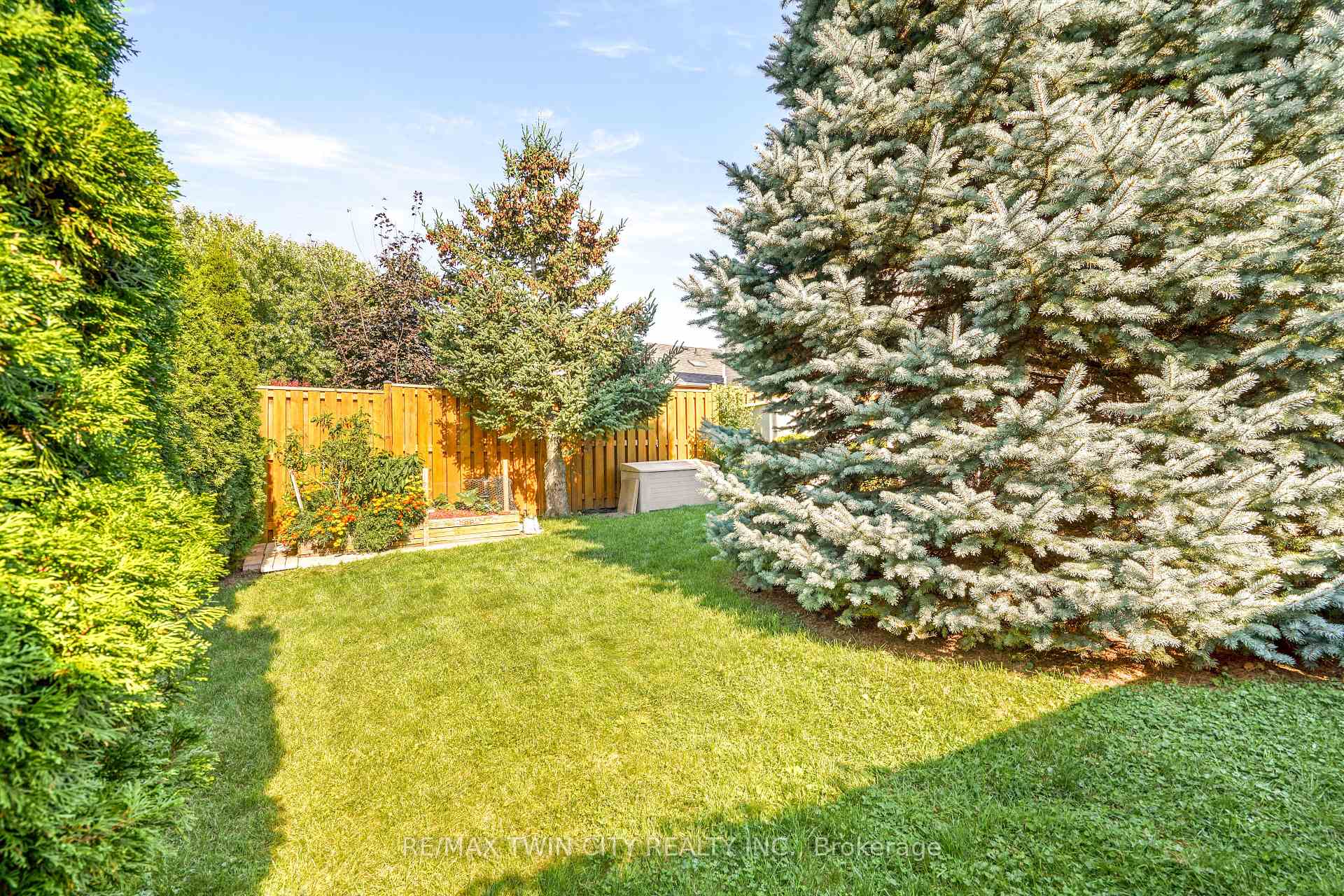 Photo 39 of 5 Anastasia Crescent, Brantford — HOMEH
