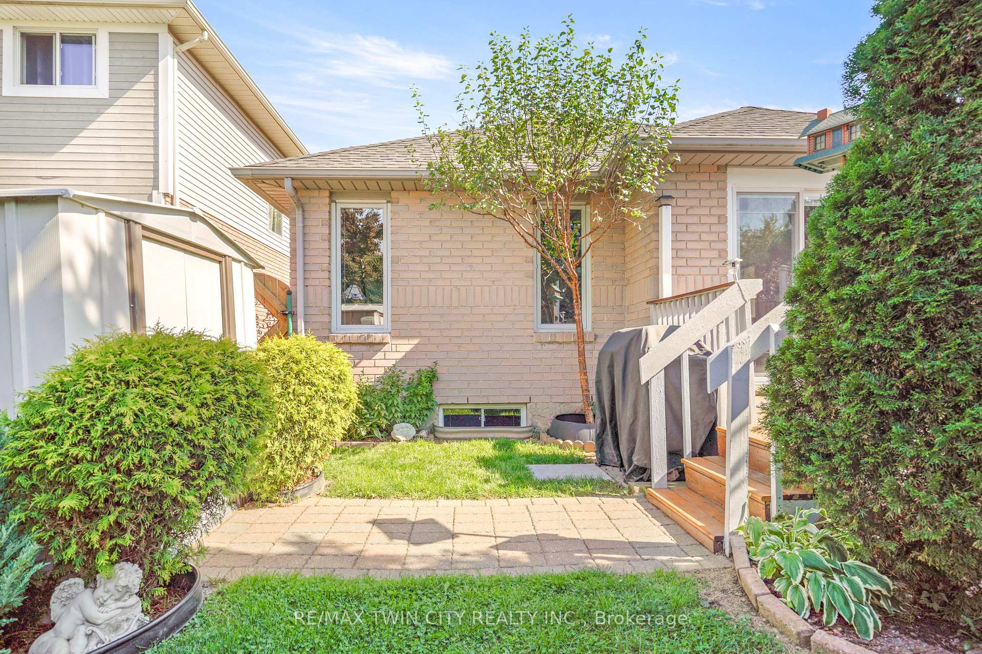 Photo 46 of 5 Anastasia Crescent, Brantford — HOMEH
