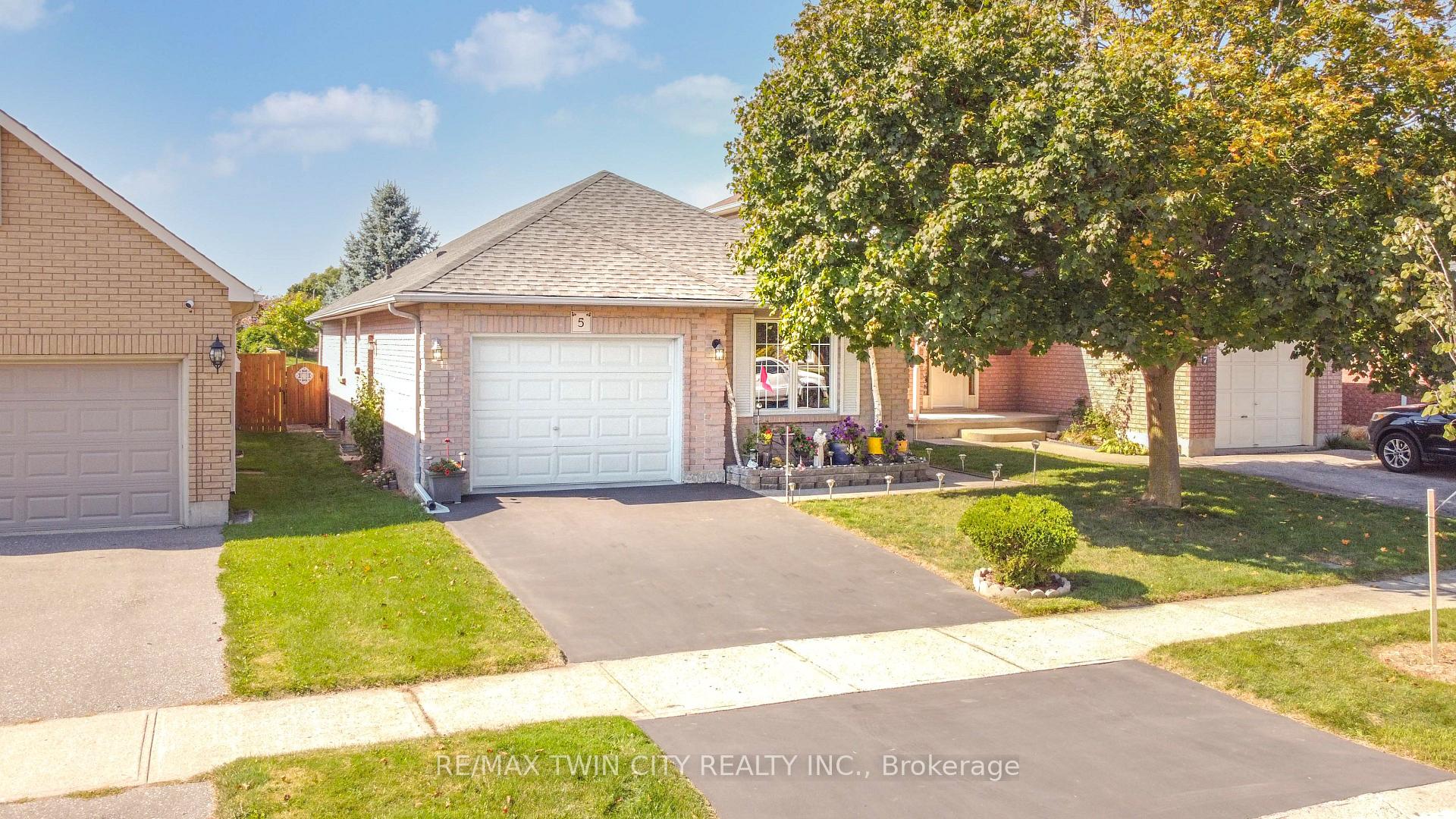 Photo 44 of 5 Anastasia Crescent, Brantford — HOMEH