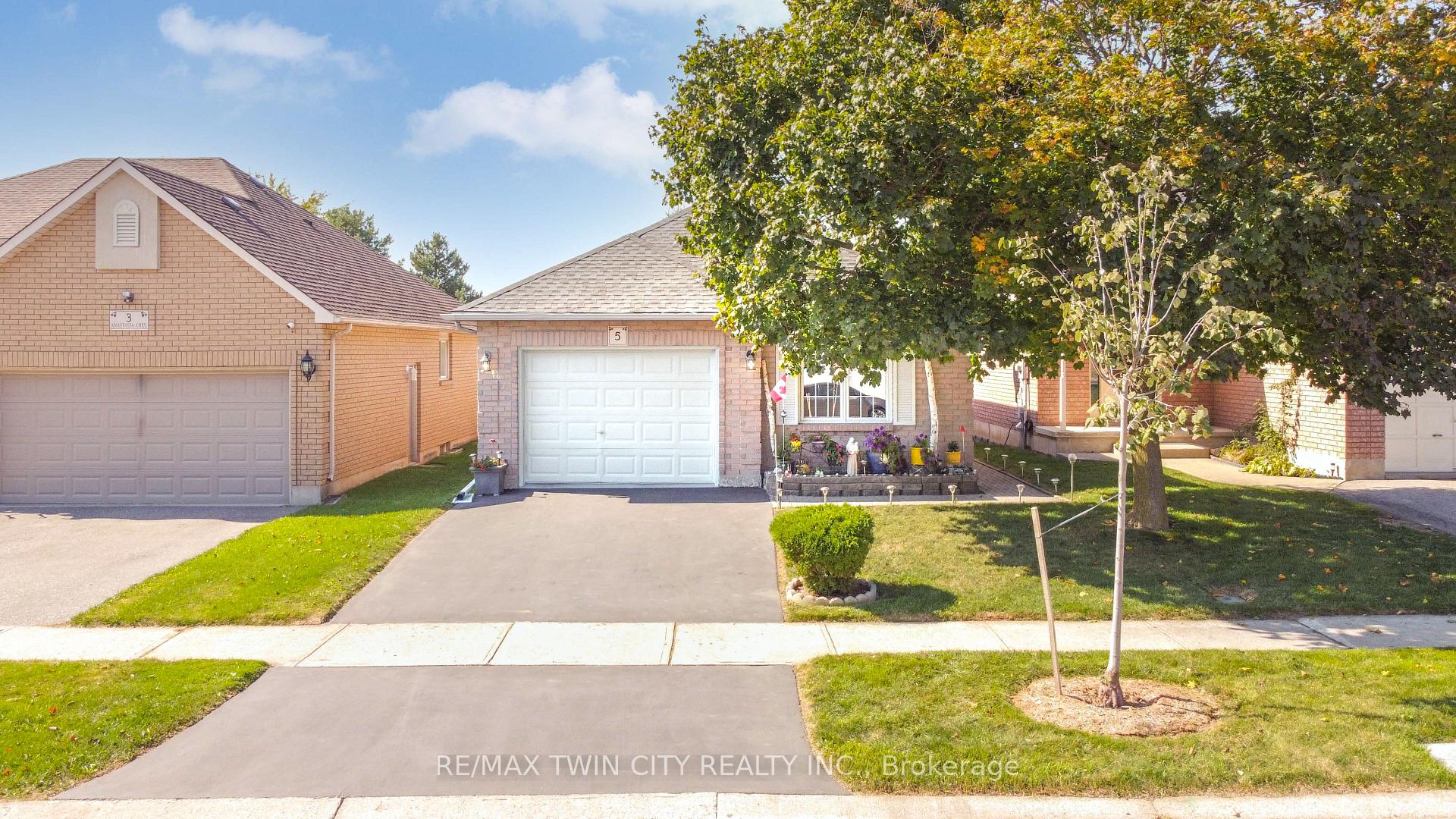 Photo 43 of 5 Anastasia Crescent, Brantford — HOMEH