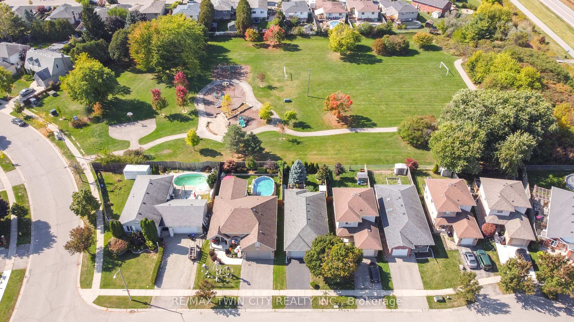 Photo 49 of 5 Anastasia Crescent, Brantford — HOMEH