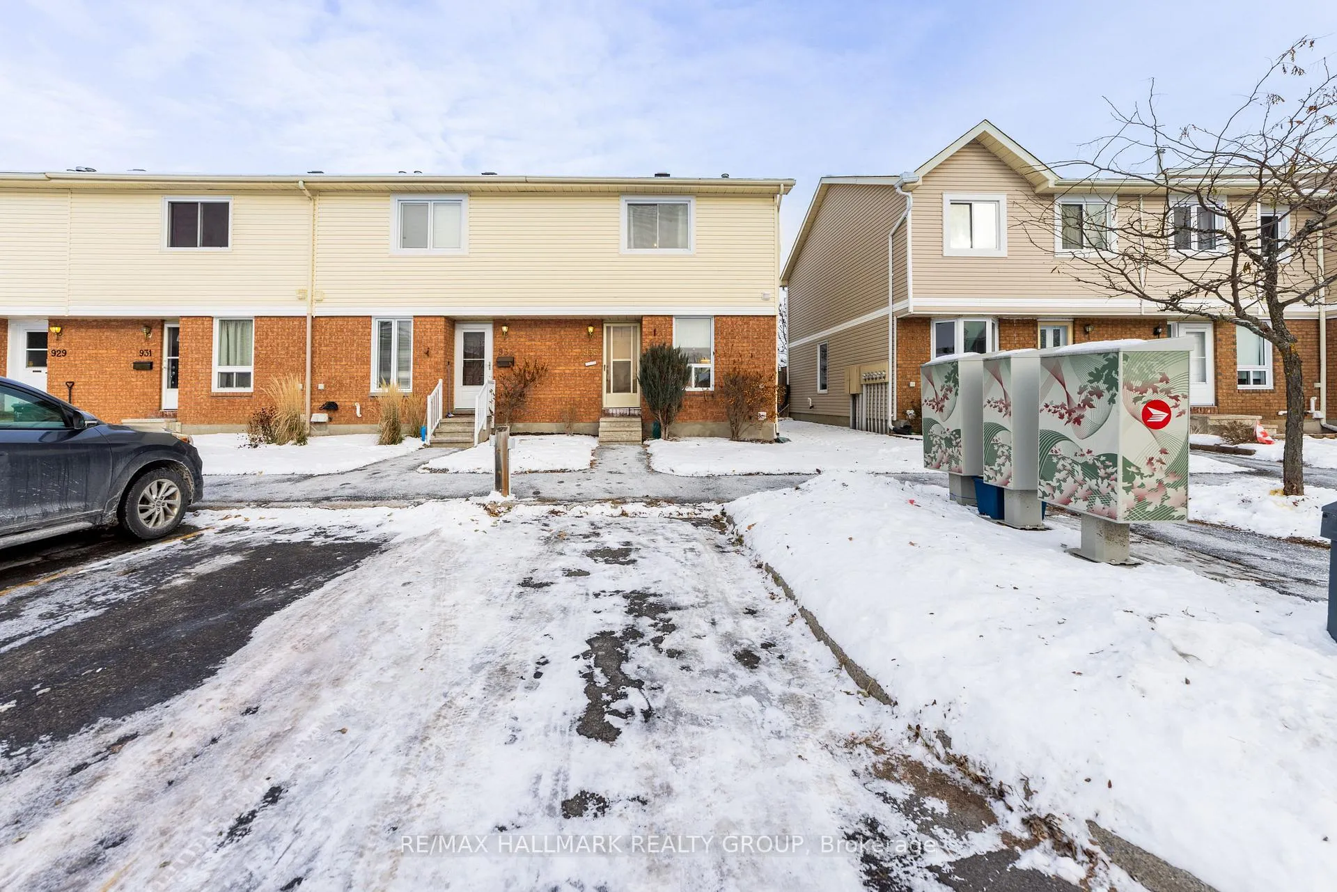 Photo 2 of Unit 29, 935 Cookshire Crescent, Ottawa, Fallingbrook/Ridgemount — HOMEH