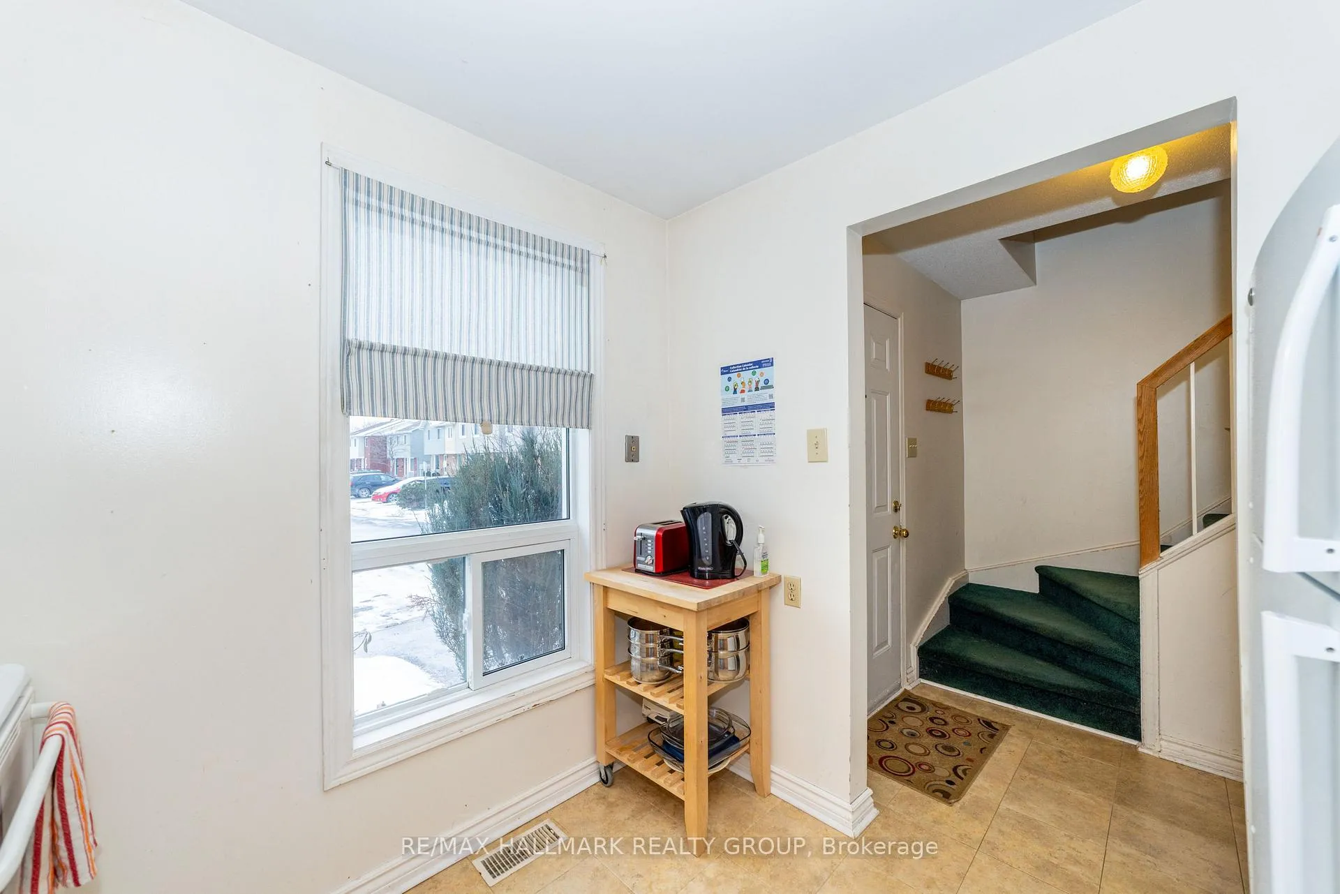 Photo 9 of Unit 29, 935 Cookshire Crescent, Ottawa, Fallingbrook/Ridgemount — HOMEH