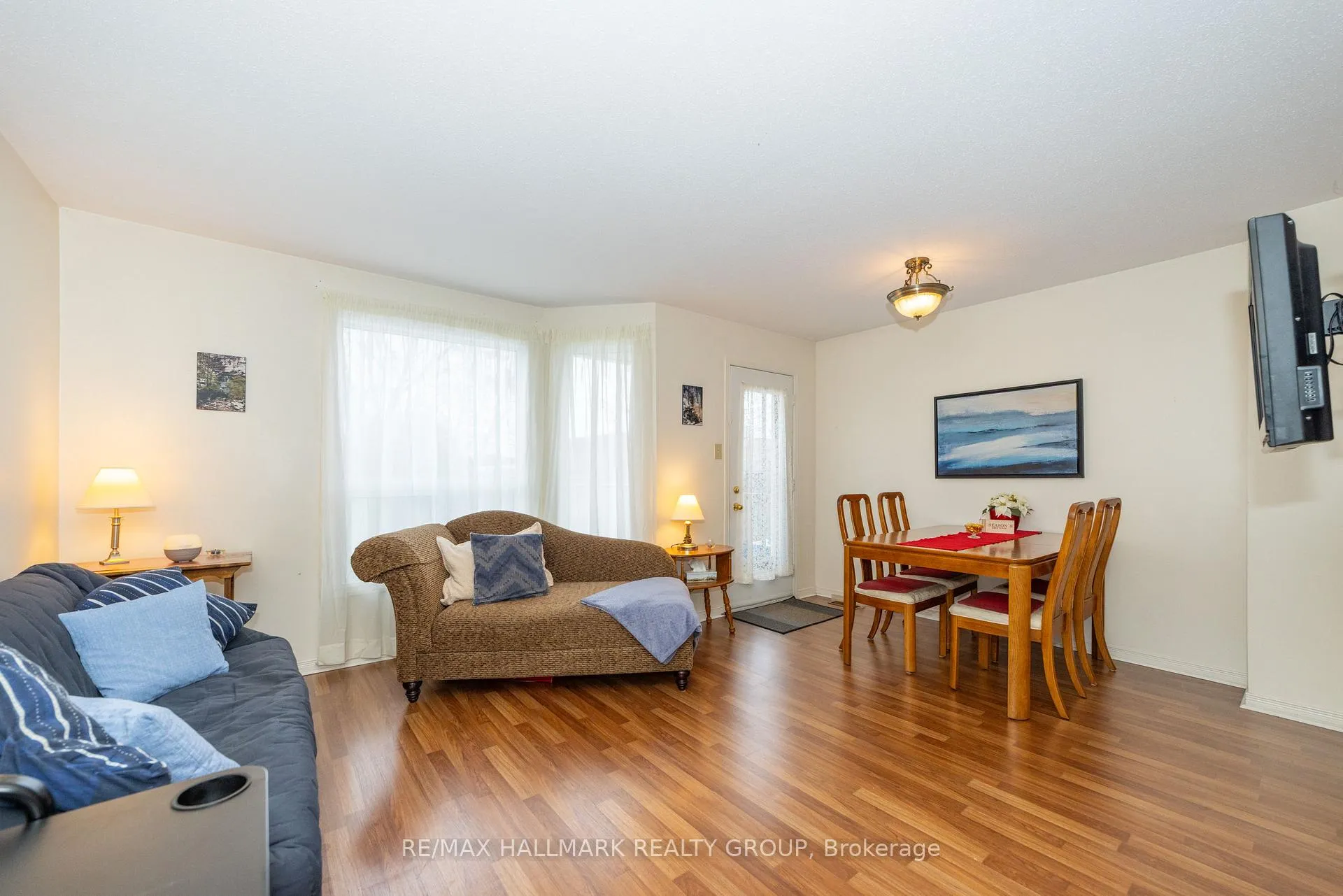 Photo 10 of Unit 29, 935 Cookshire Crescent, Ottawa, Fallingbrook/Ridgemount — HOMEH