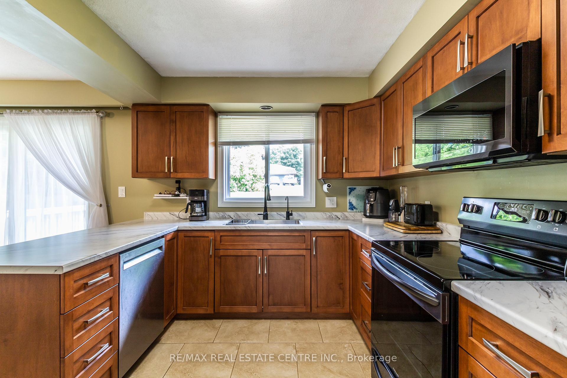 Photo 13 of 20 Ridout Street, Brockton — HOMEH